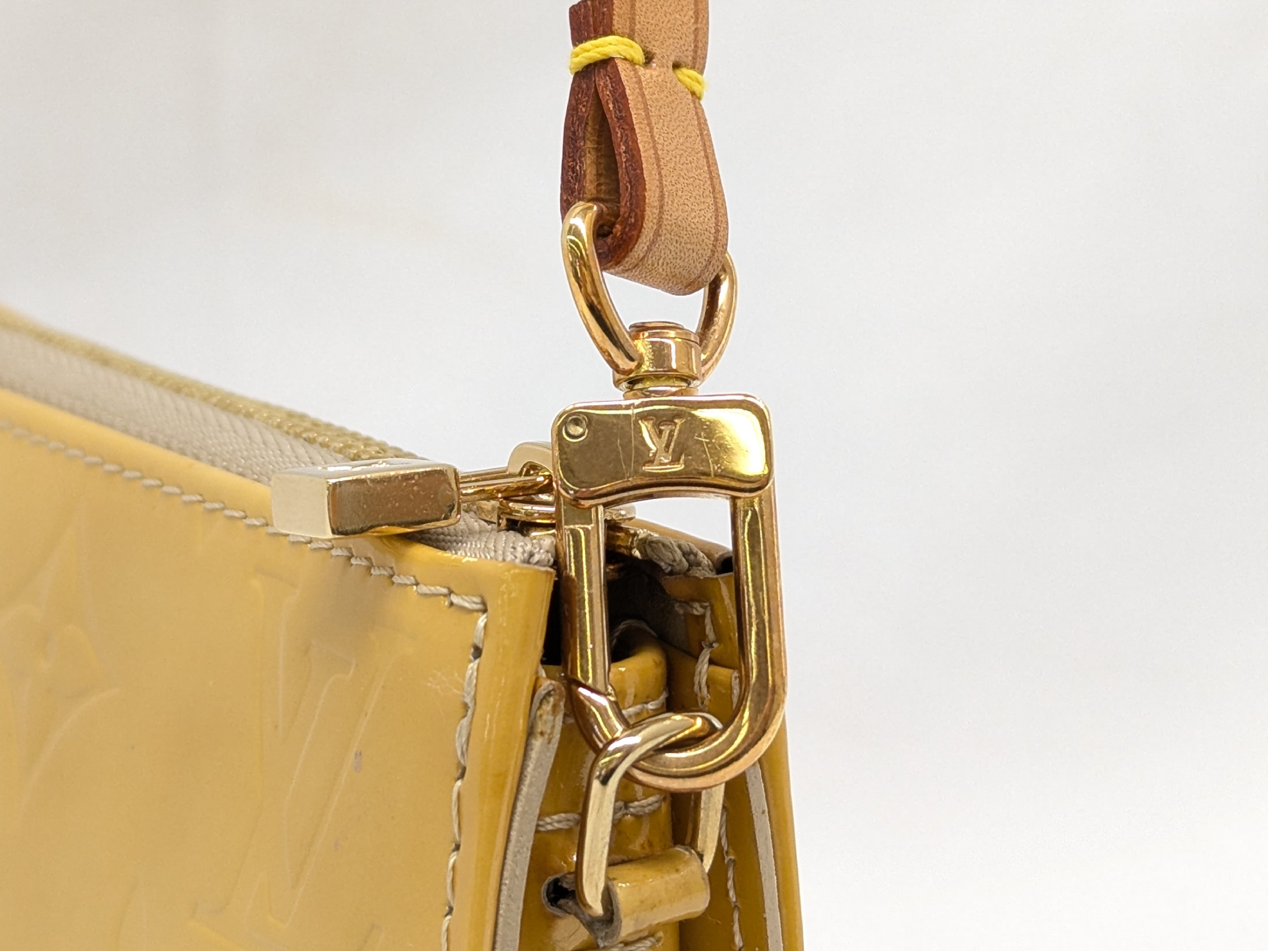M91010 Vernis Lexington Handbag — view 7