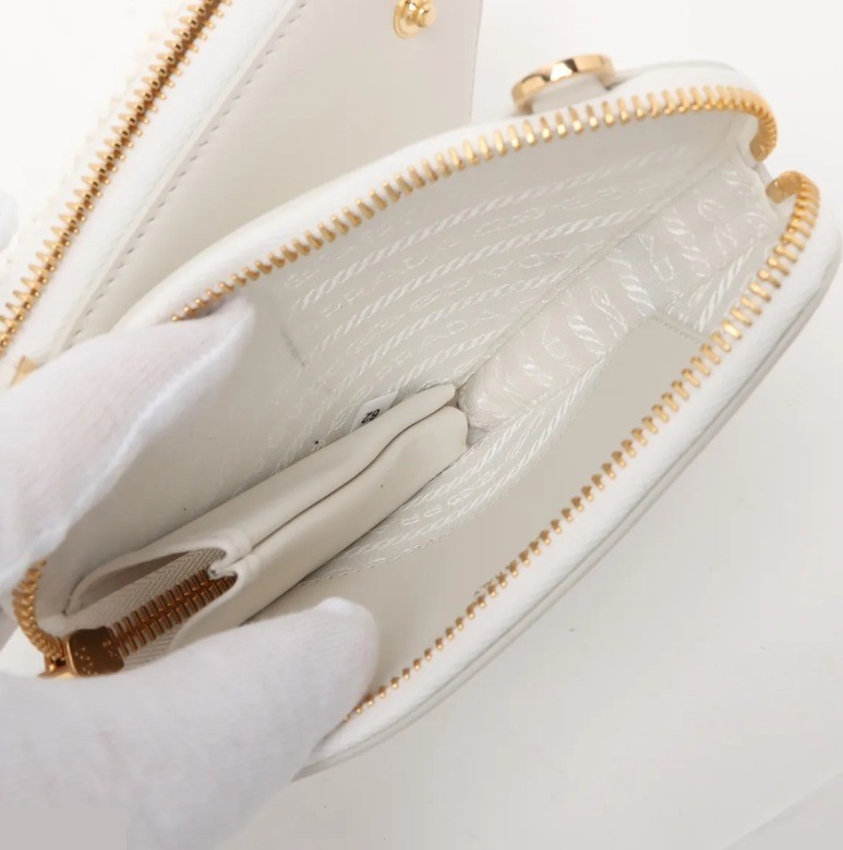 Unused, with box. Sac Triangle raffia x leather 2-way bag, white. — view 5