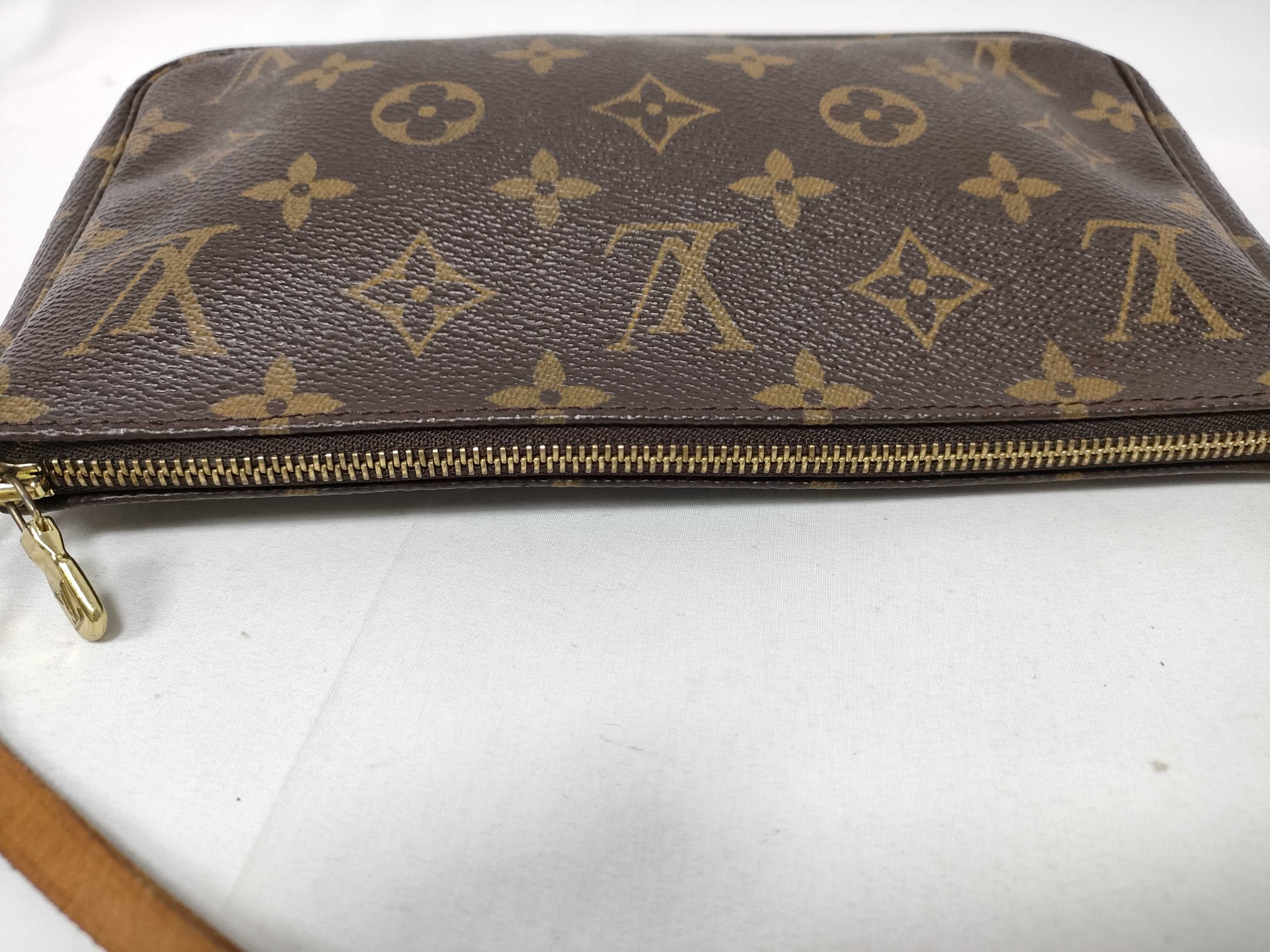 Monogram Accessoires Pouch — view 11