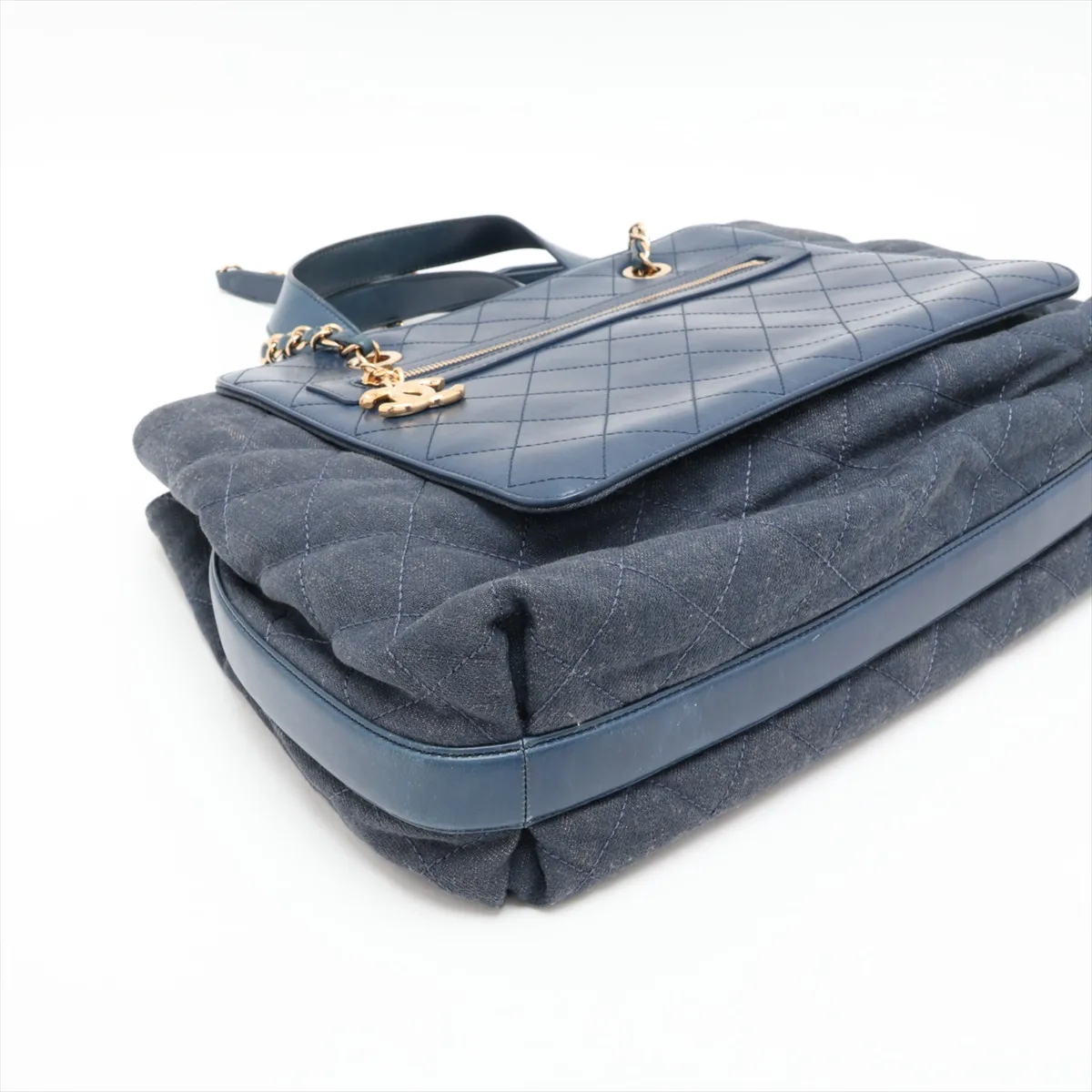 Matelassé Denim x Vintage Calfskin 2-Way Handbag, Blue with Gold Hardware, Item Number 23264838 (Serial Number in the 23s range) — view 4