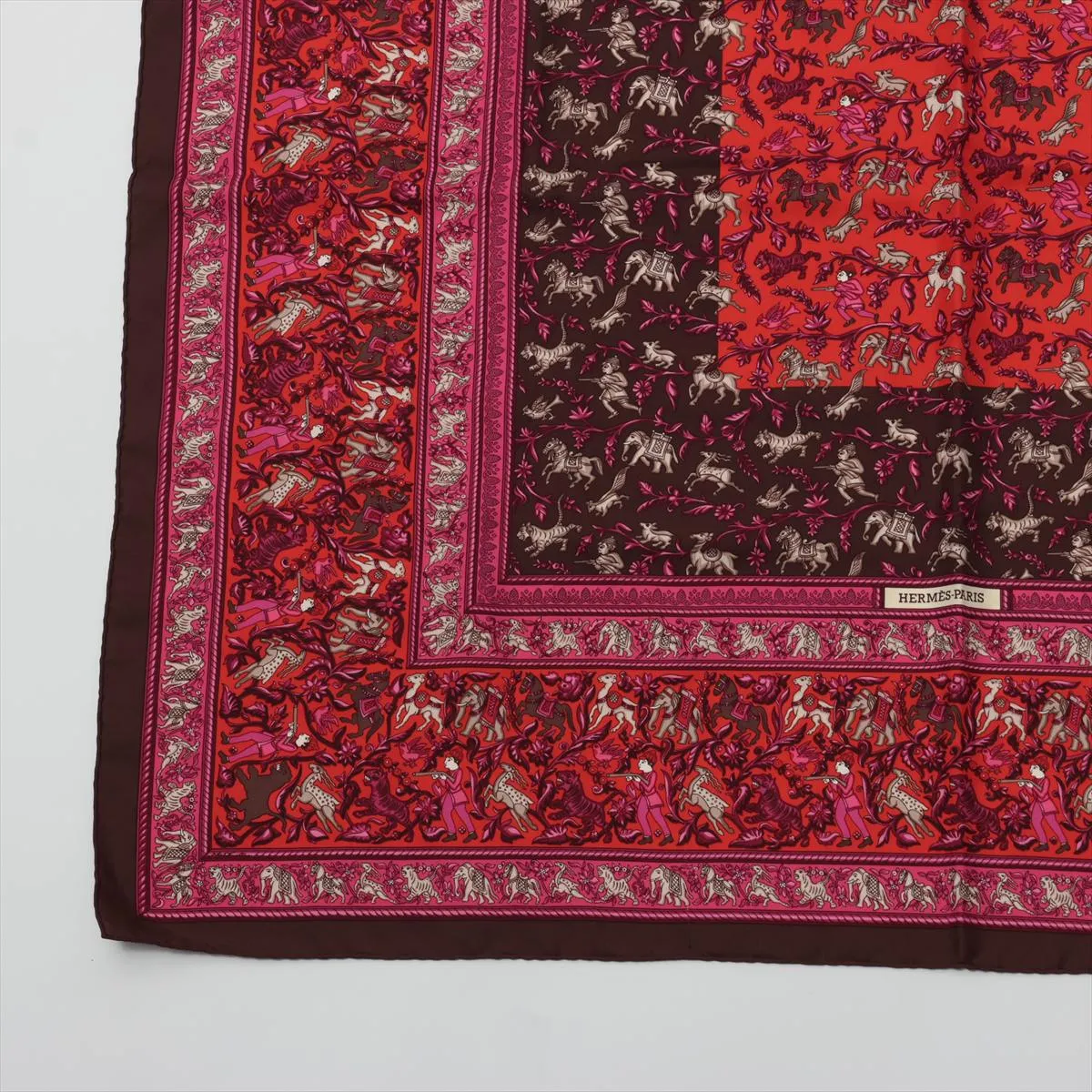 Carre 90 CHASSE en INDE Indian Hunting Scarf Silk Brown x Pink Thread Tag Loose Thread Treading fraying — view 5
