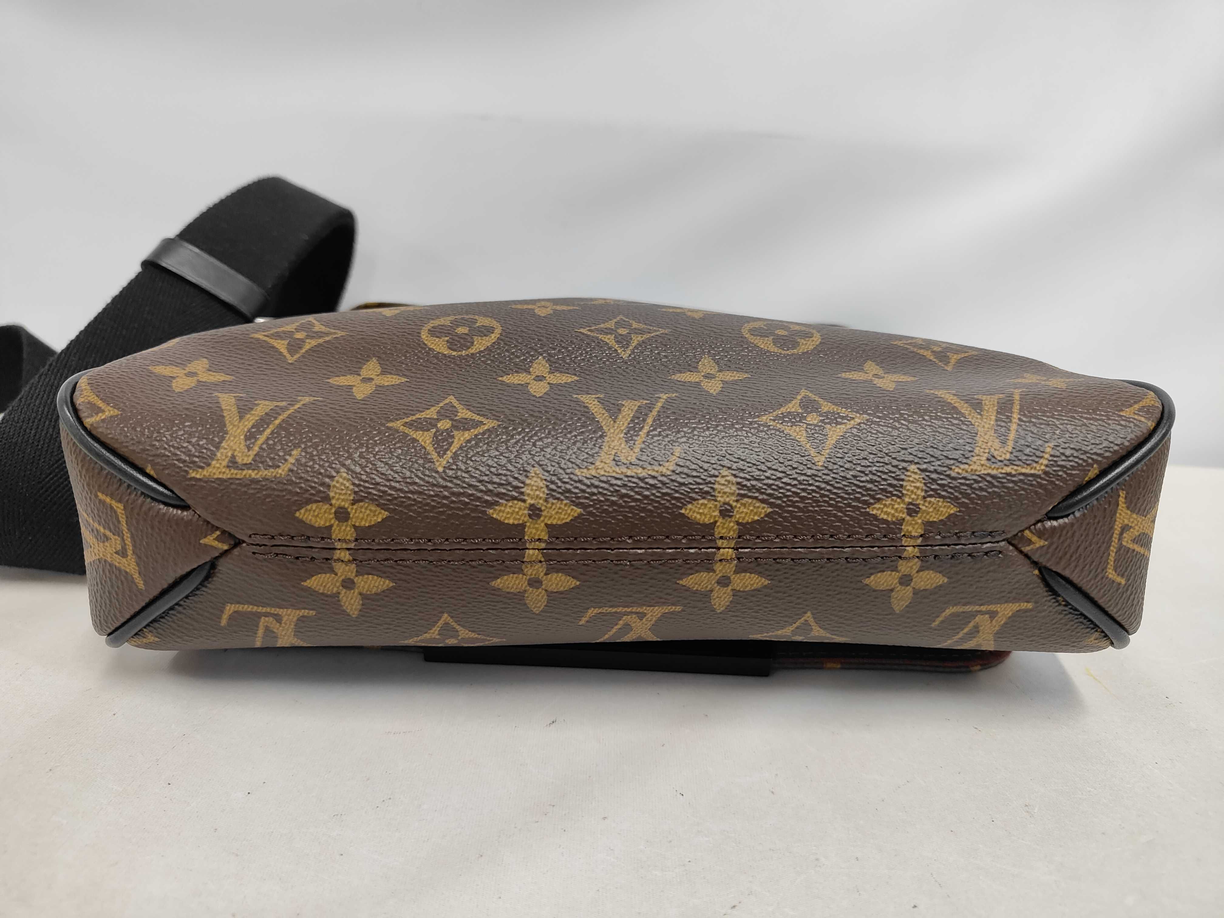 District PM Monogram Macassar M40935 Shoulder Bag — view 4