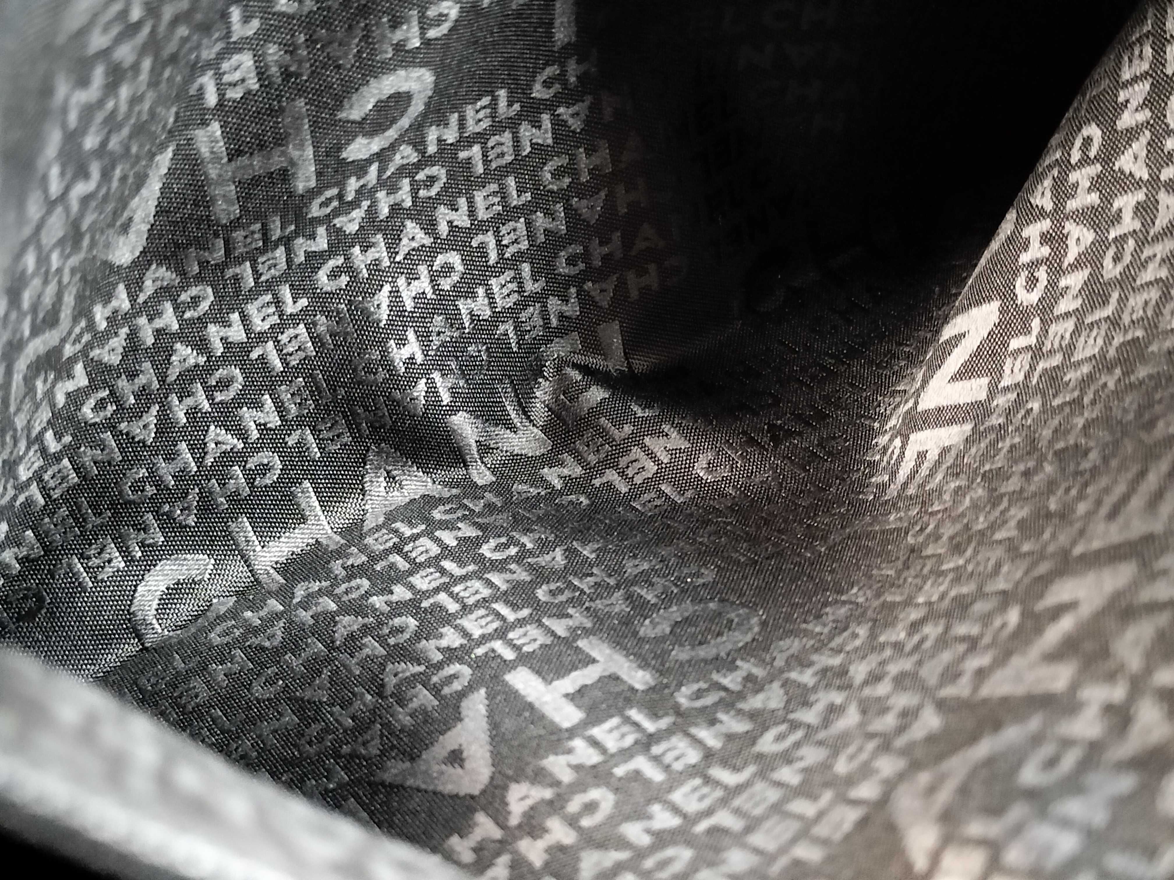 Chain Shoulder Tote Bag — view 10