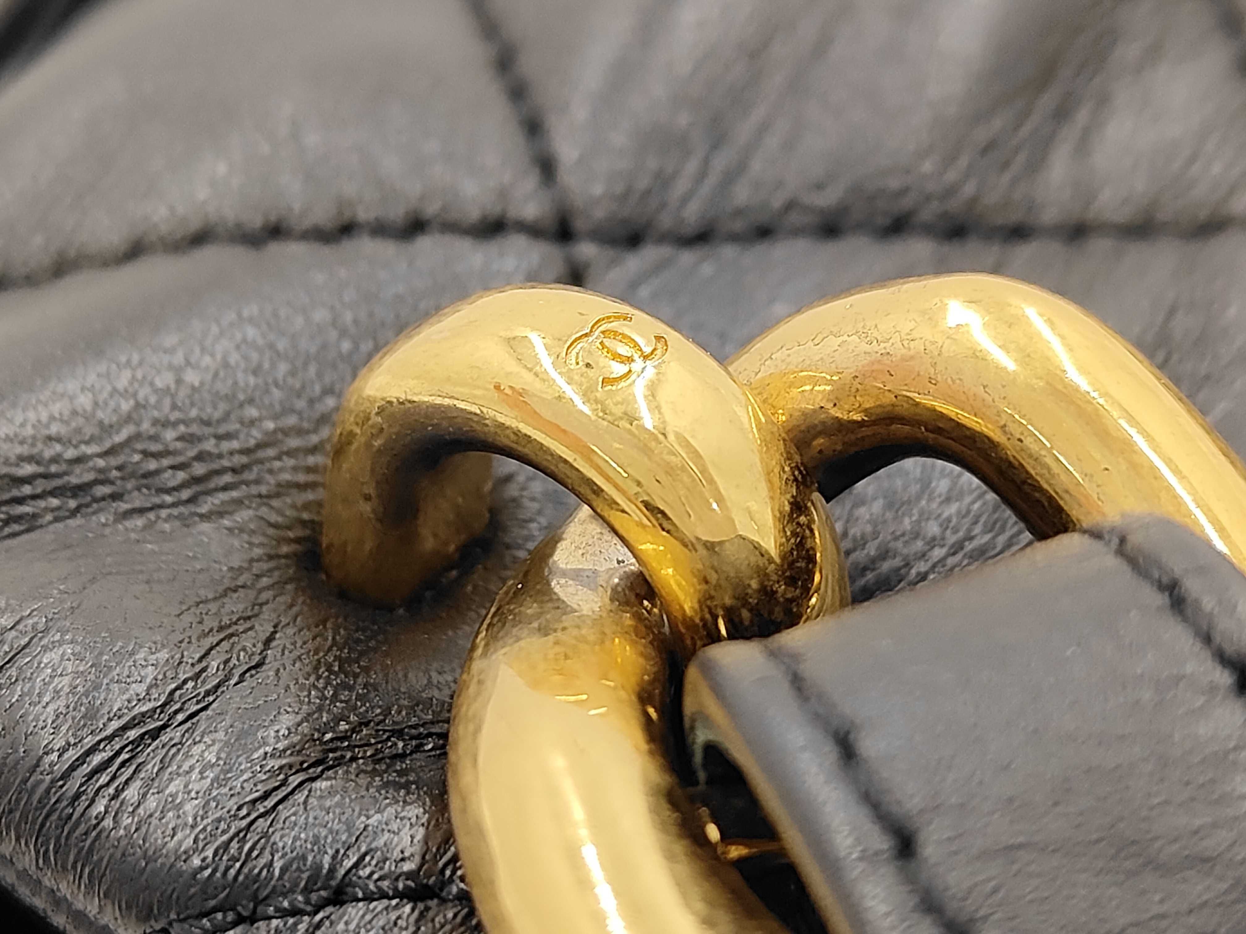 Matelassé Flap Chain Shoulder Bag — view 7