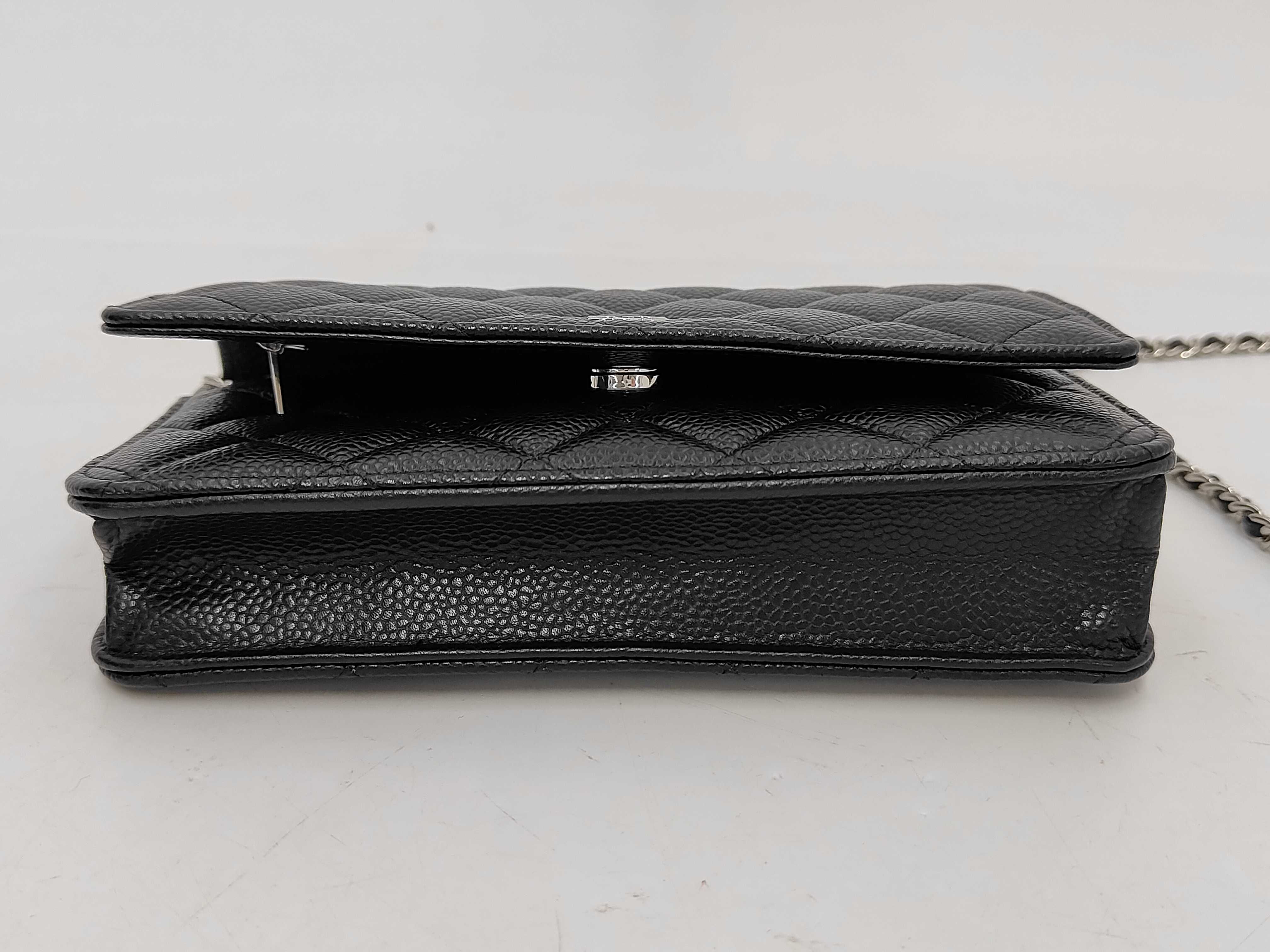 Chain Wallet Caviar Skin Bag 23 Shoulder Bag — view 5