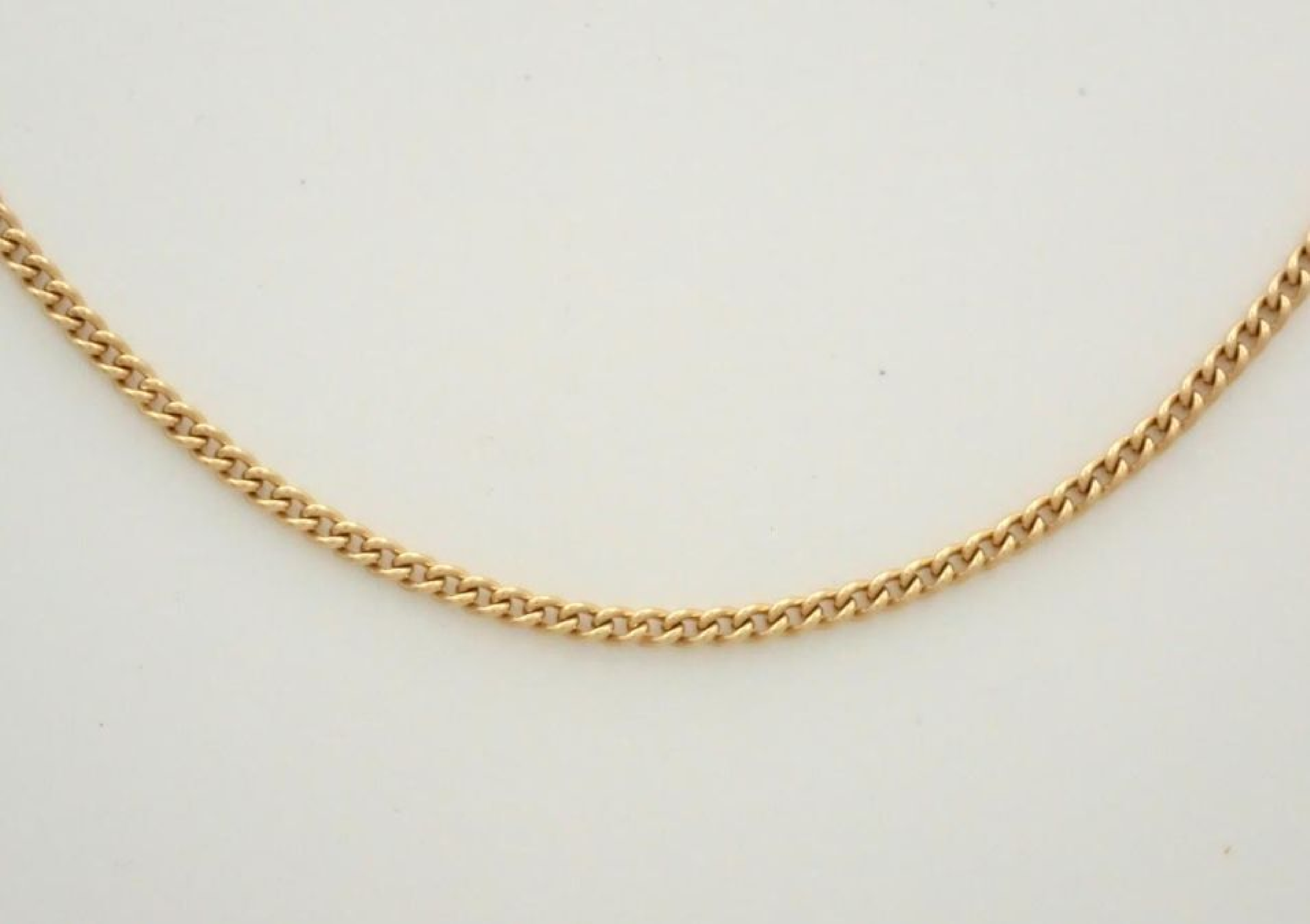 gold necklace, chain approximately 54cm, choker necklace. — view 2
