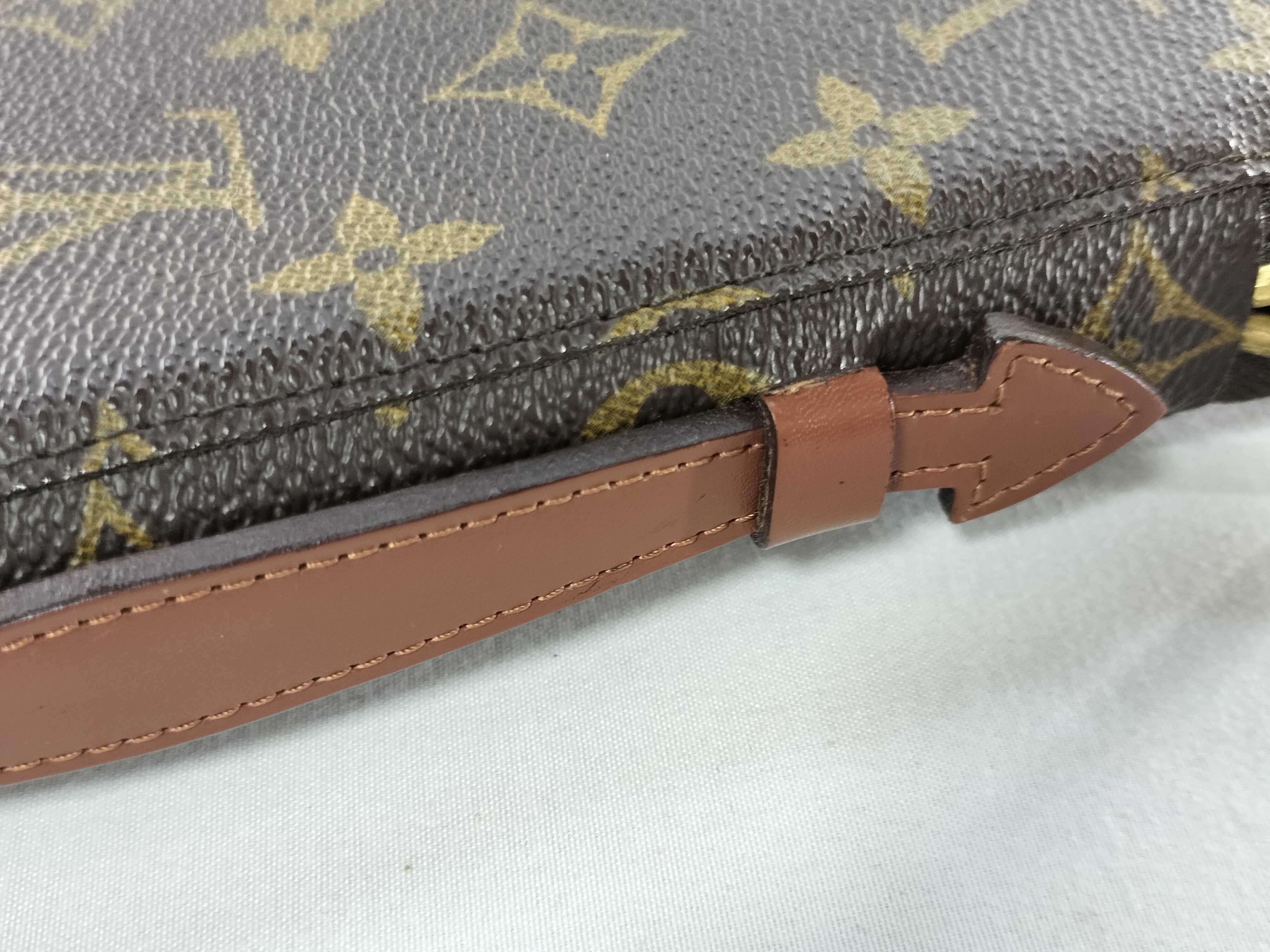 Monogram Pochette Escapade M60113 Bag — view 4