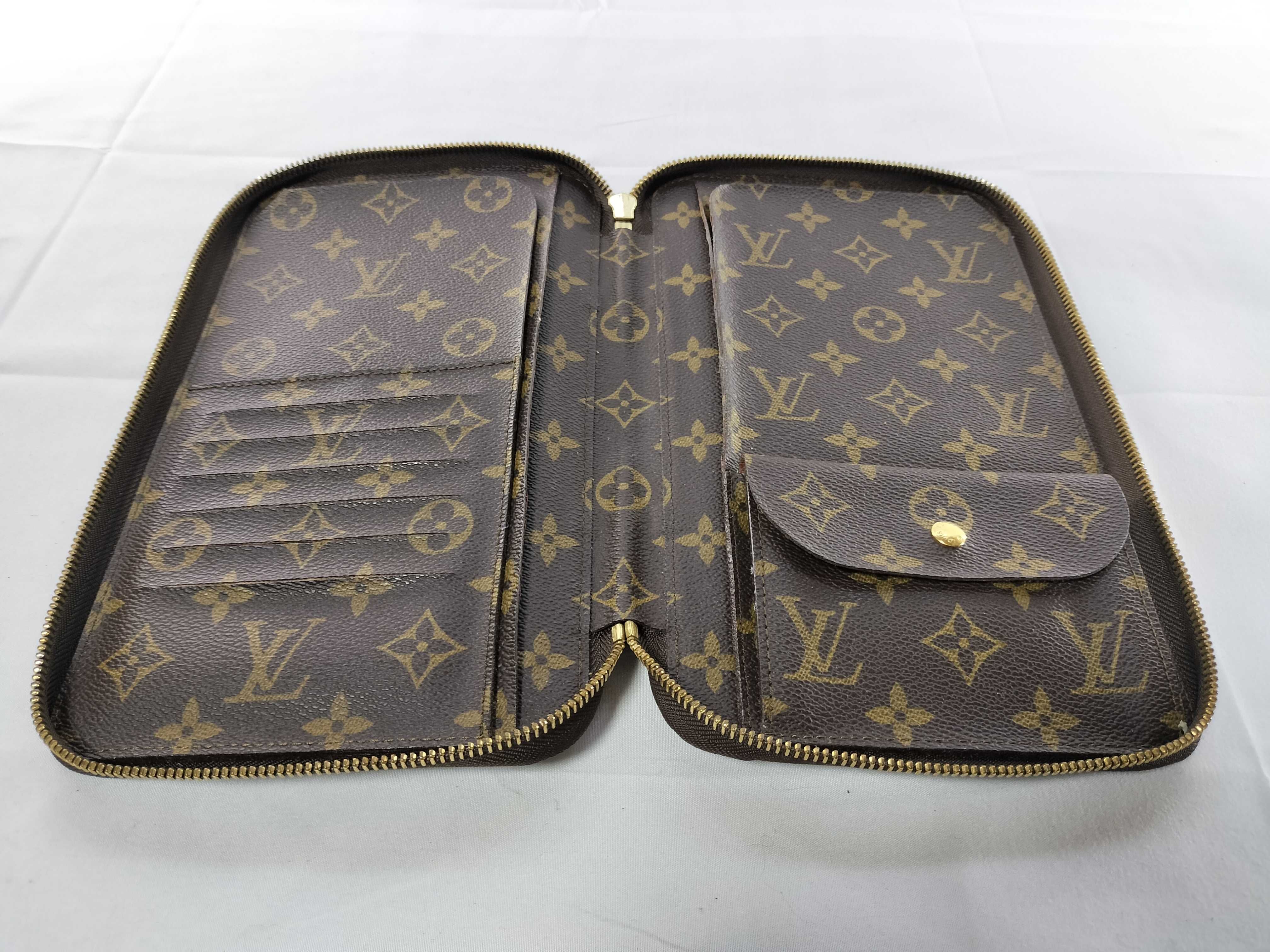 Monogram Pochette Escapade M60113 Bag — view 9