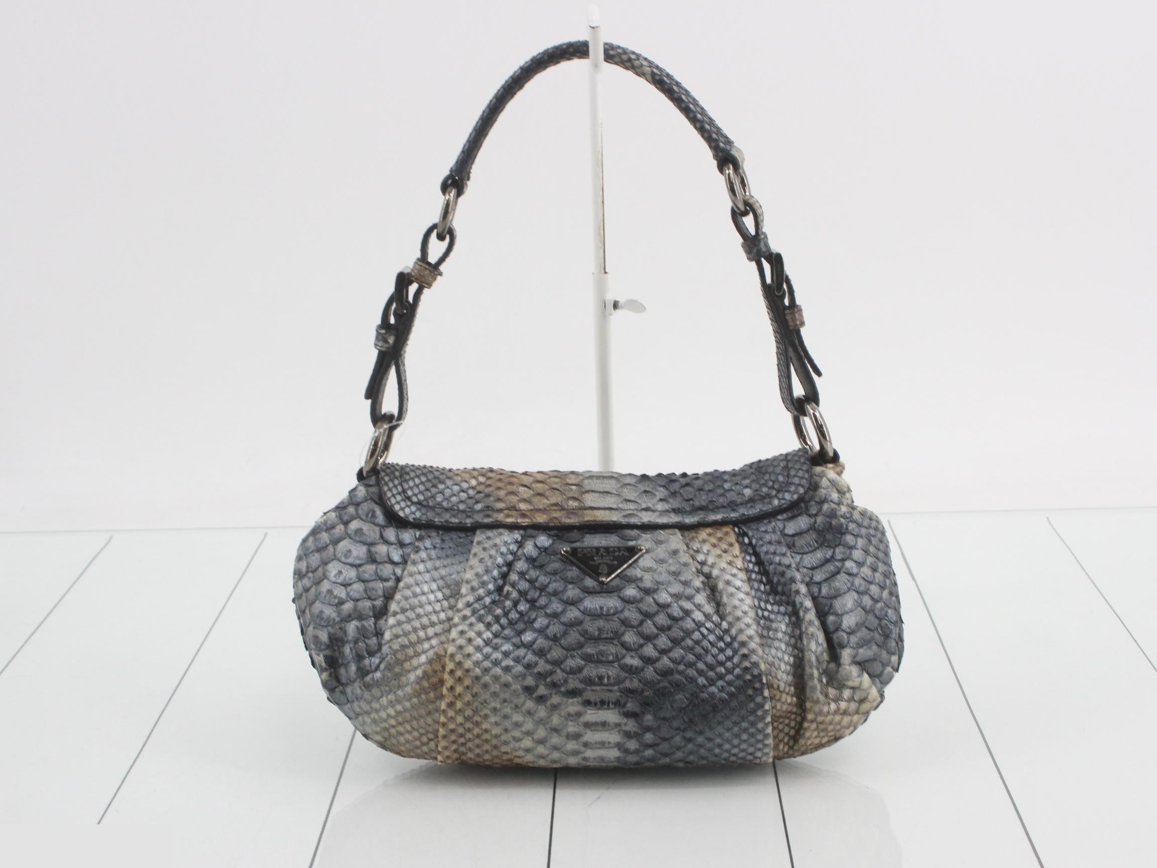 Handbag, python embossed, logo plate — view 2