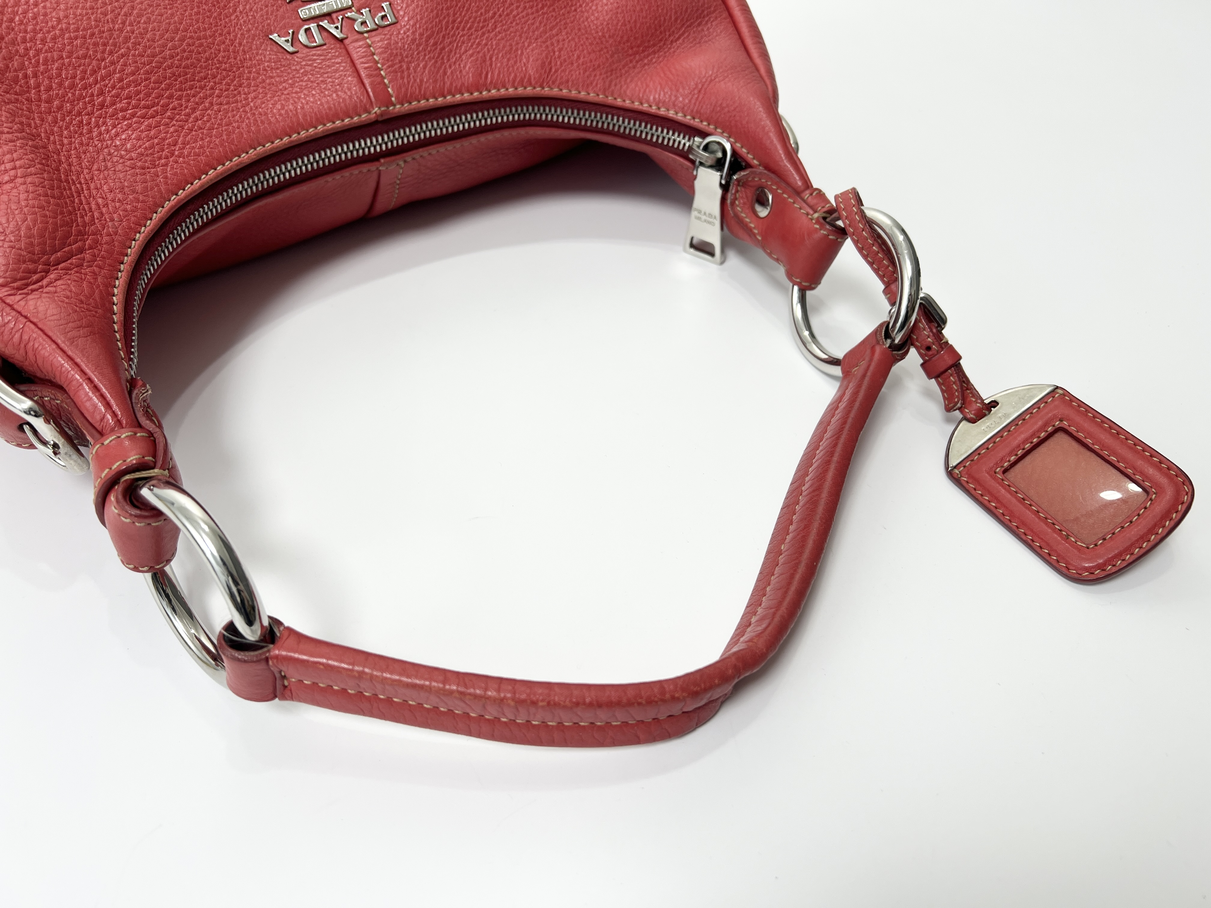 Vitello Daino Leather One-Shoulder Bag — view 3