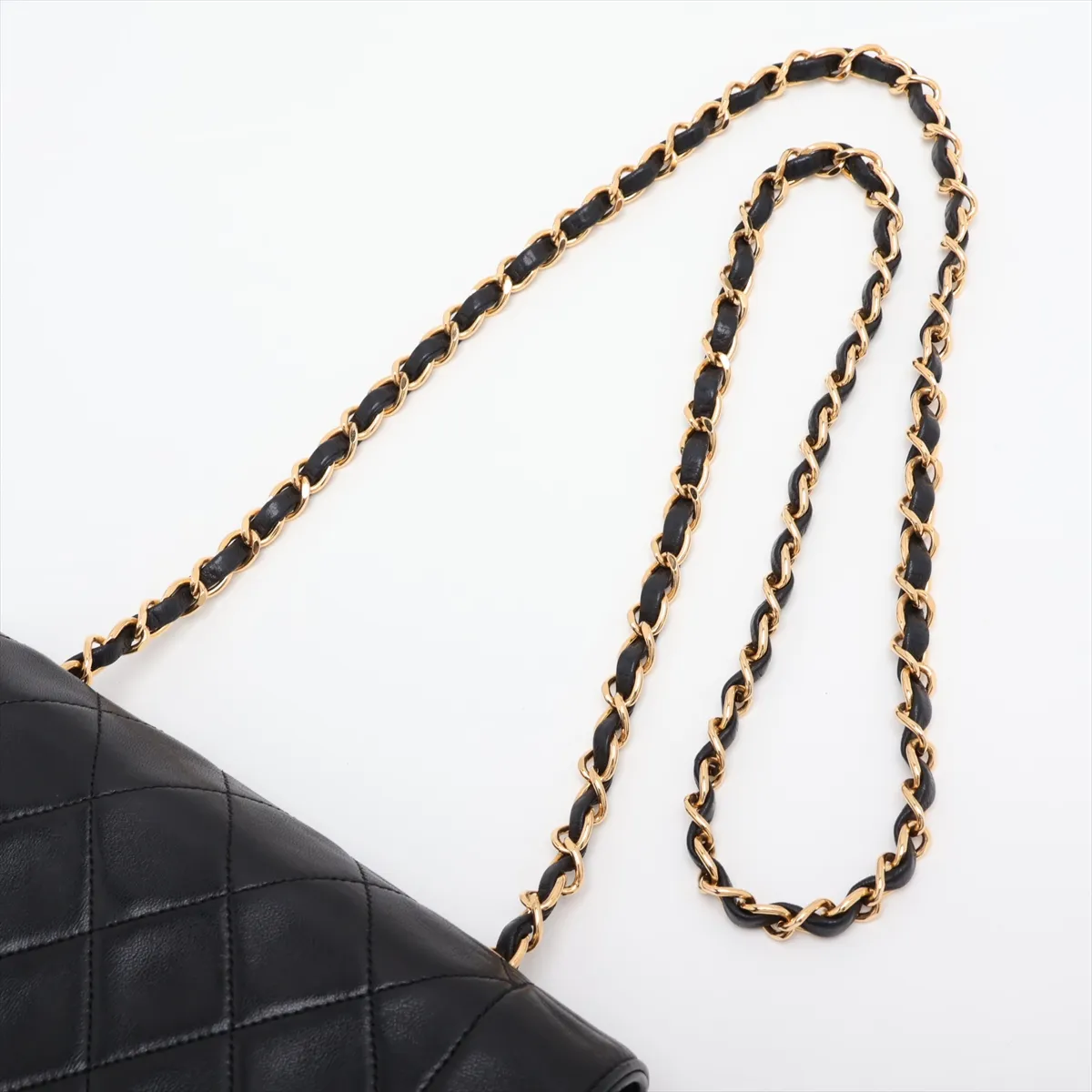 Matelassé Lambskin Single Flap Single Chain Bag, Diana Flap, Black with Gold Hardware, Item No. 1916468, Series 1 — view 5