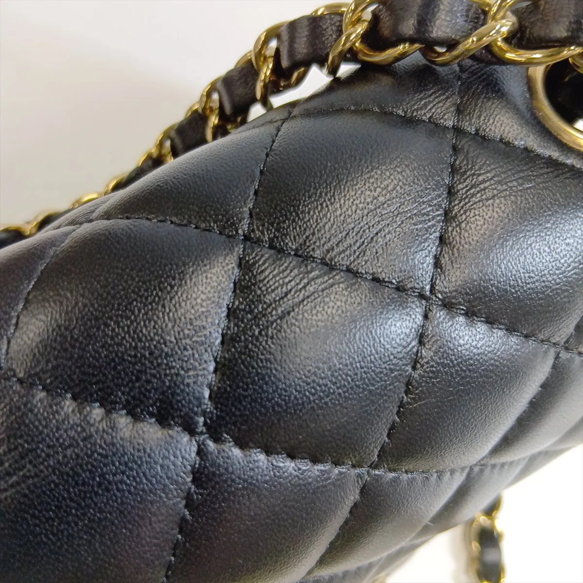 [Individually packaged] Chanel Mini Matelassé 20 Lambskin Single Flap Single Chain Bag, Black with Gold Hardware, LX5GHU87, Random Plate, A69900 — view 15
