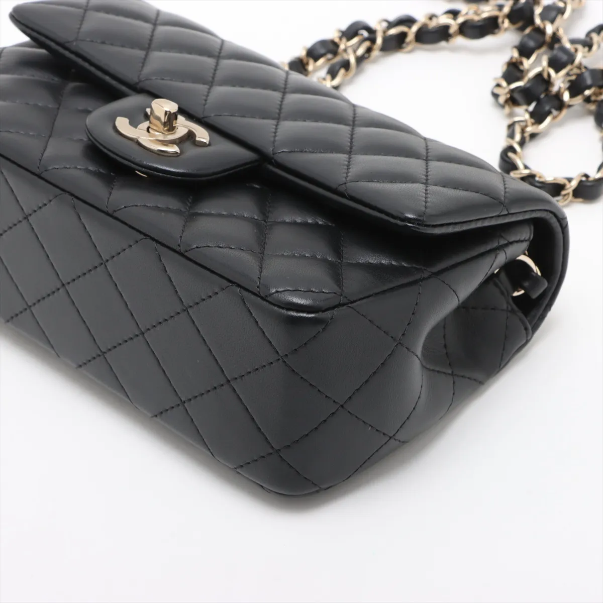 [Individually packaged] Chanel Mini Matelassé 20 Lambskin Single Flap Single Chain Bag, Black with Gold Hardware, LX5GHU87, Random Plate, A69900 — view 3