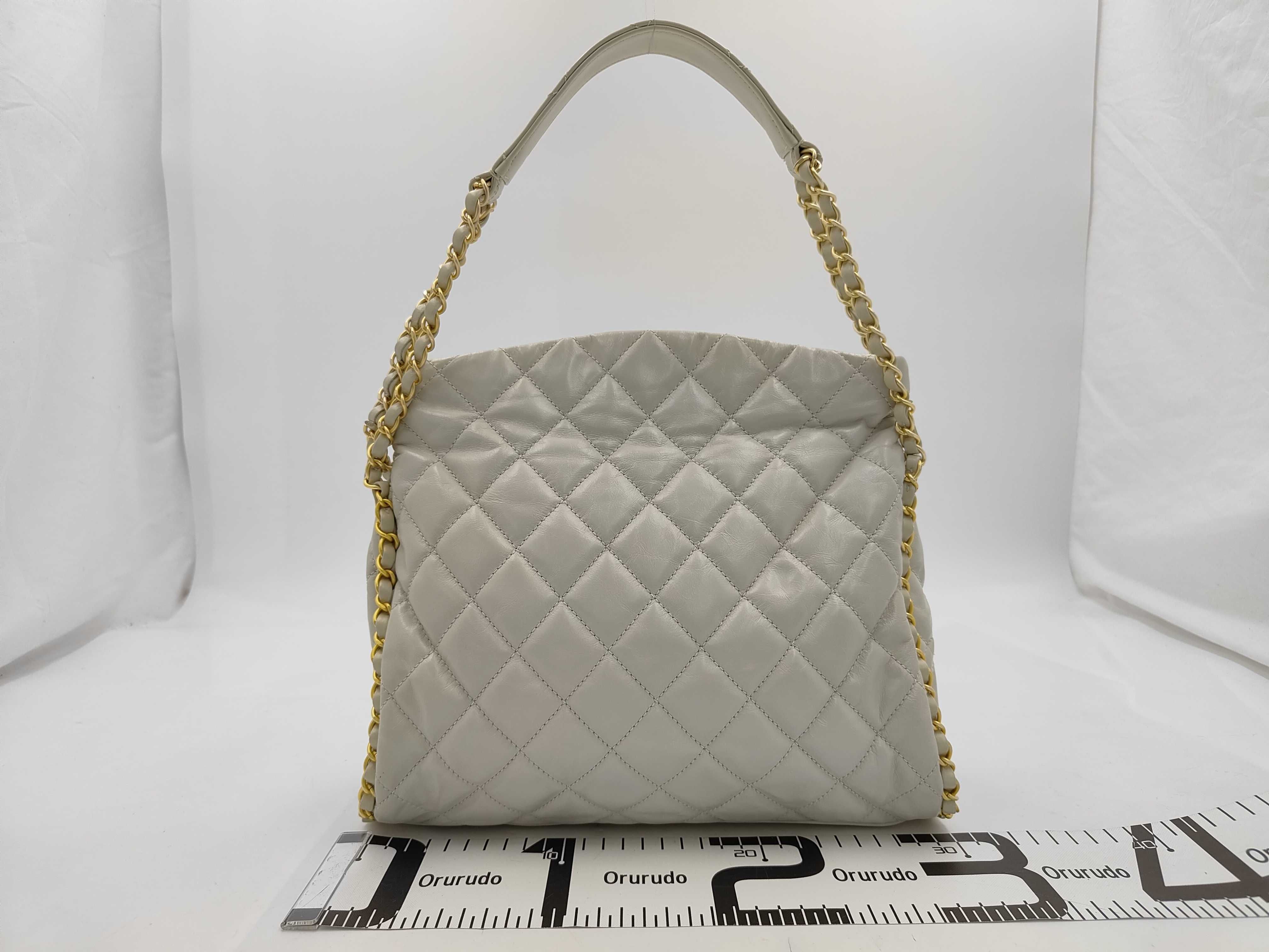 Matelassé Chain Tote Bag, Beige Shoulder Bag — view 2