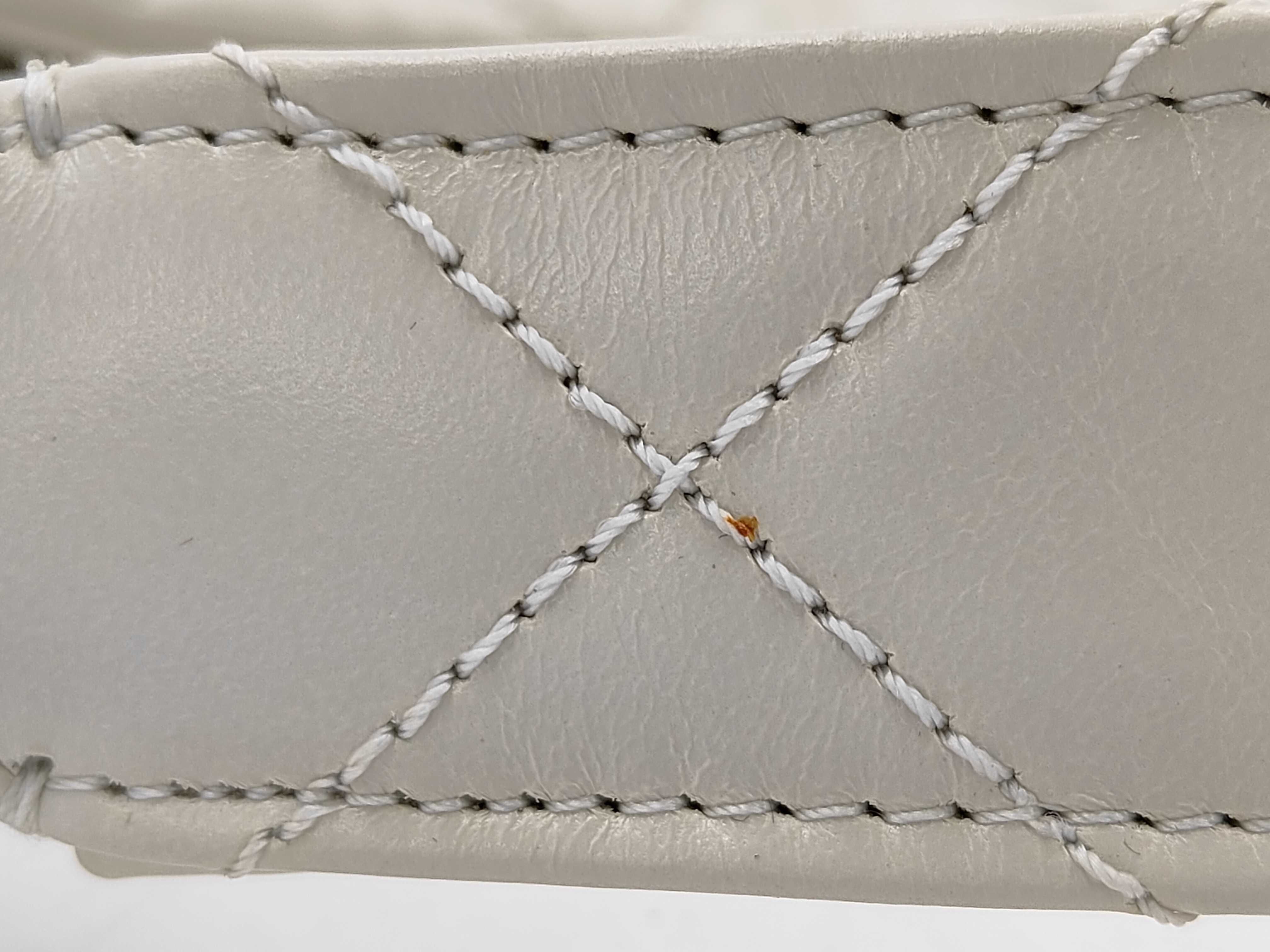 Matelassé Chain Tote Bag, Beige Shoulder Bag — view 7