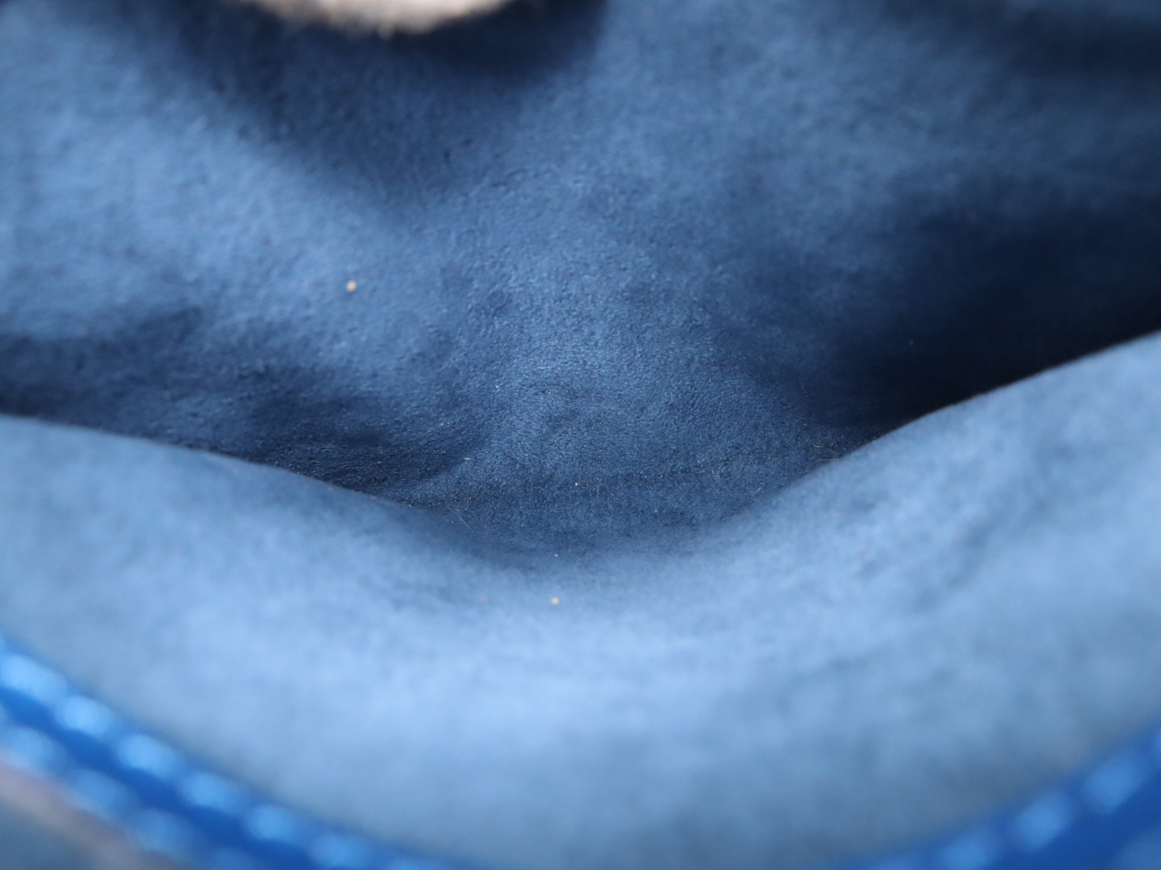 M52275 Epi Saint Jacques Toledo Blue Handbag — view 13