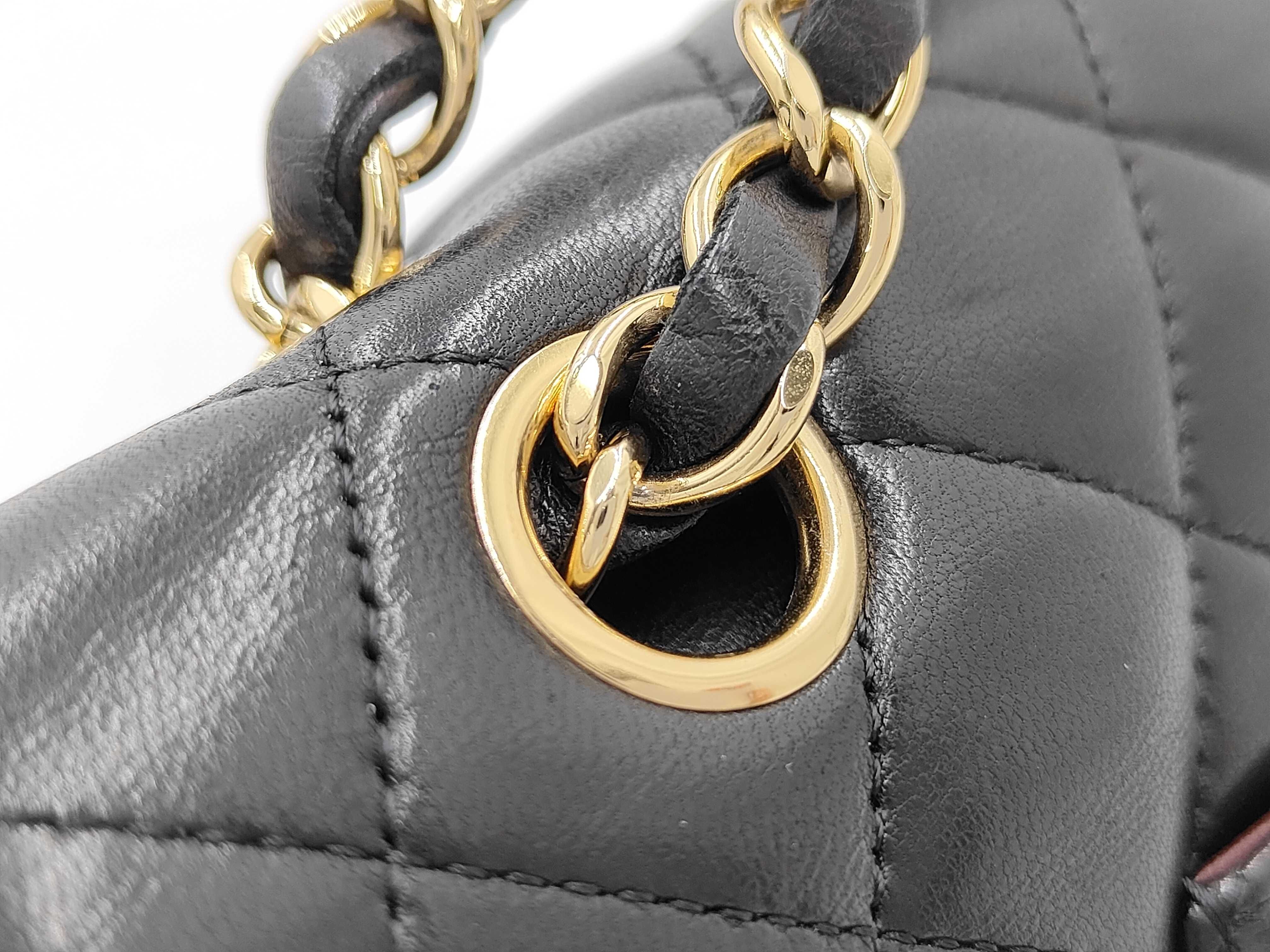 Matelassé 25 Double Flap Lambskin Chain Shoulder Bag (Serial Number 18) — view 3