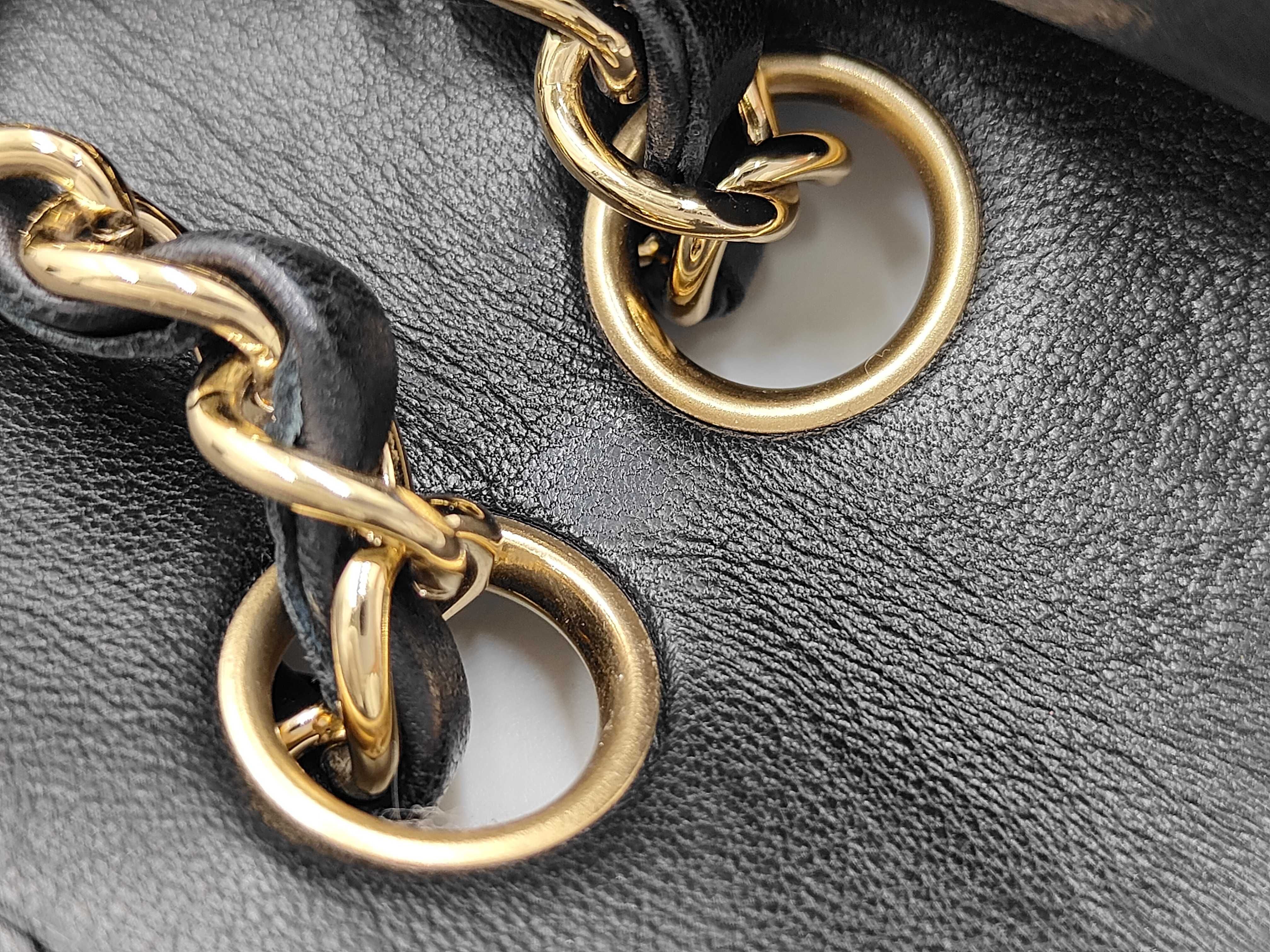 Matelassé 25 Double Flap Lambskin Chain Shoulder Bag (Serial Number 18) — view 6