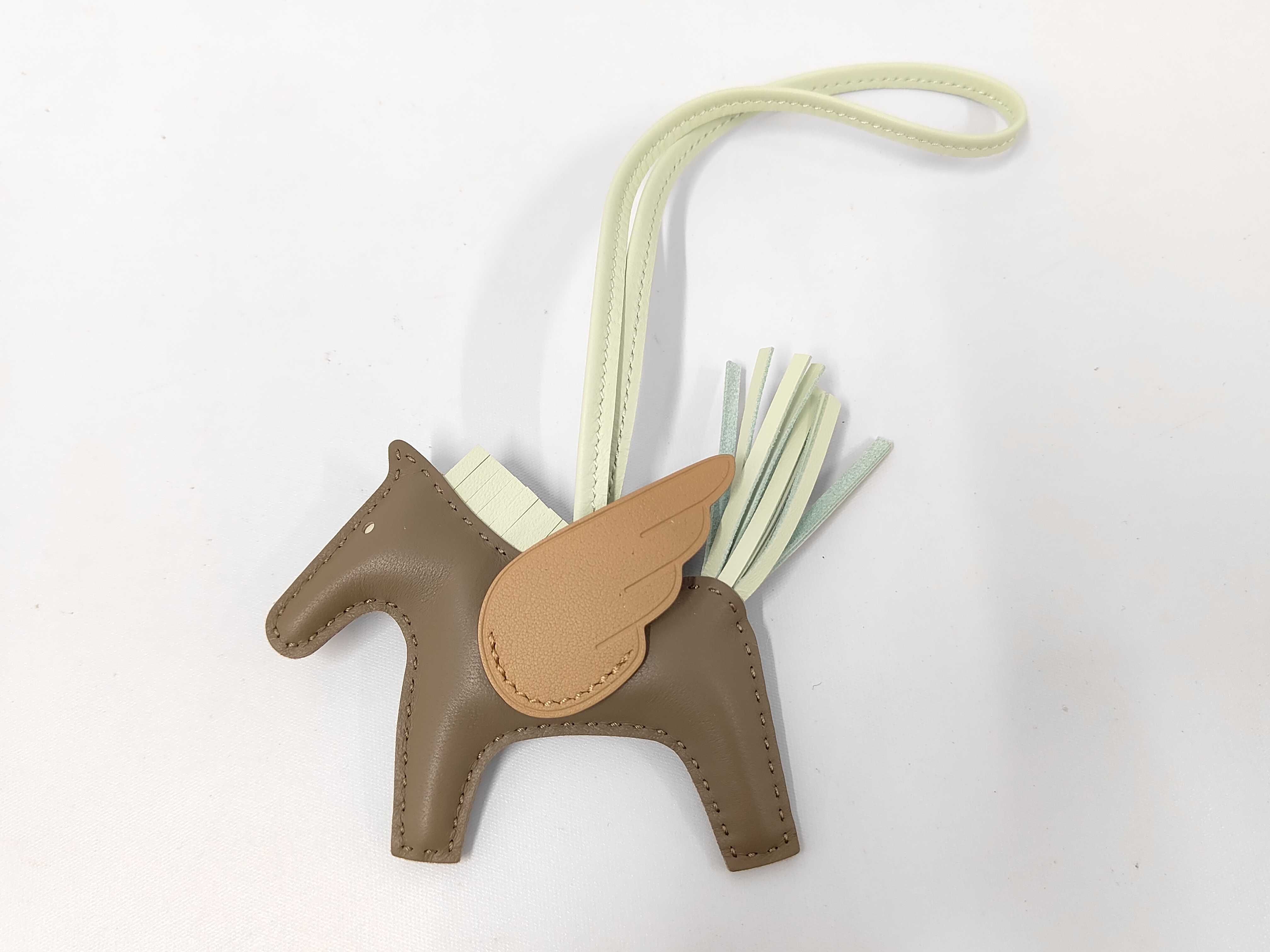 Pegasus W Charm — view 2