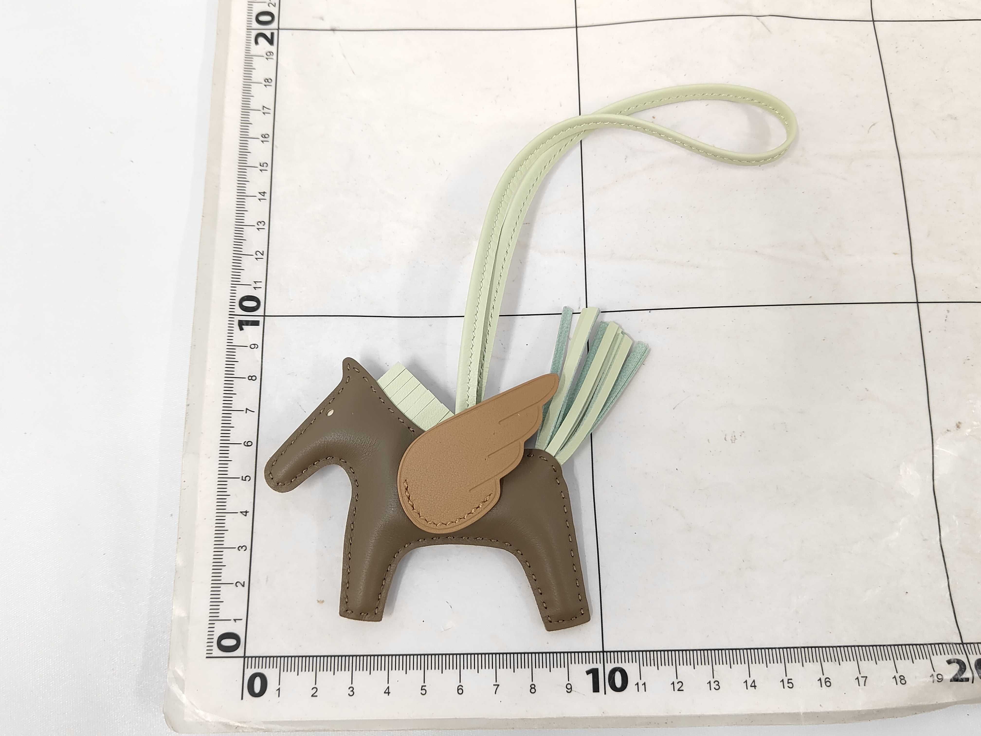 Pegasus W Charm — view 3