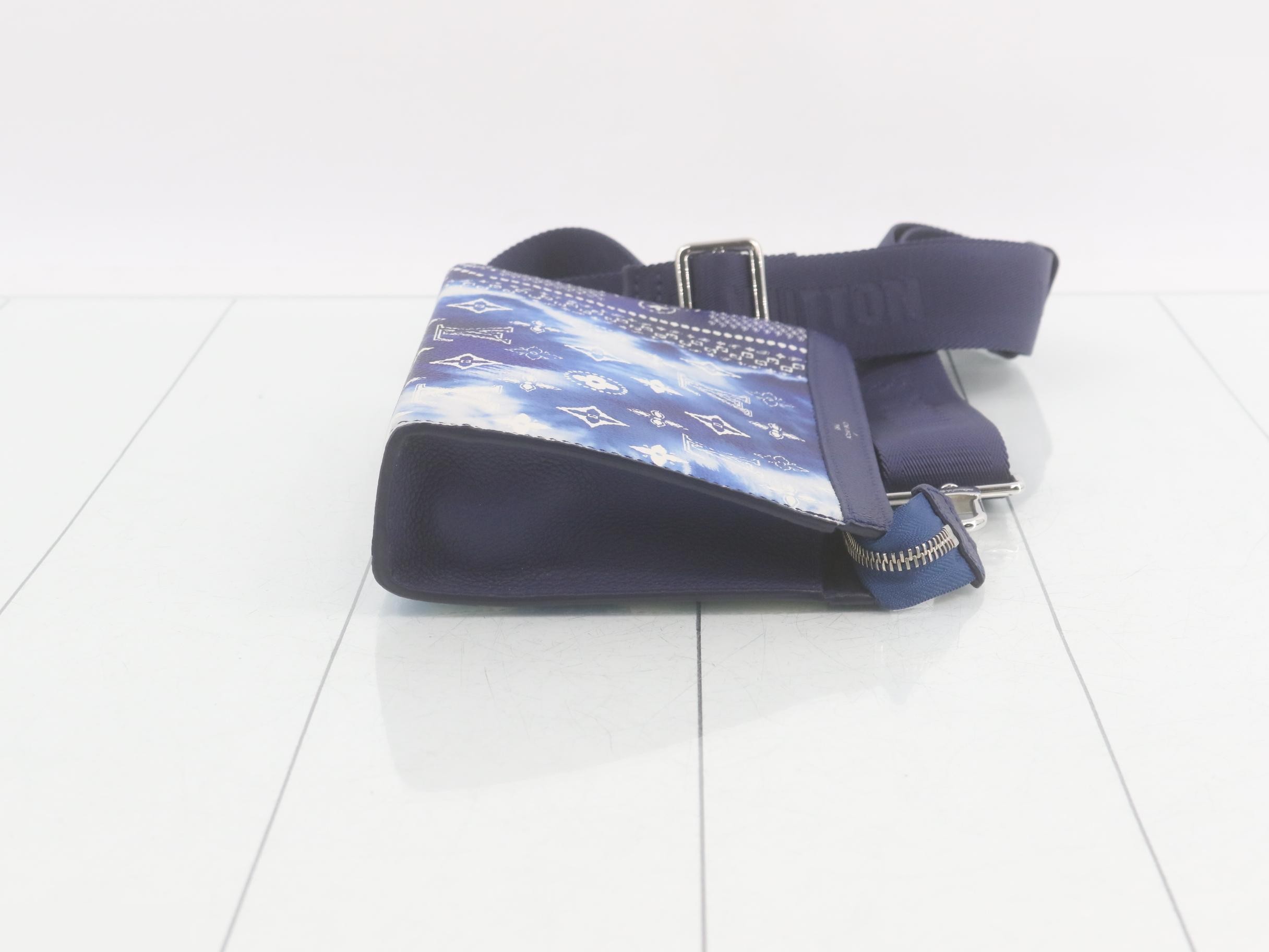 Gaston Wearable Wallet — view 3