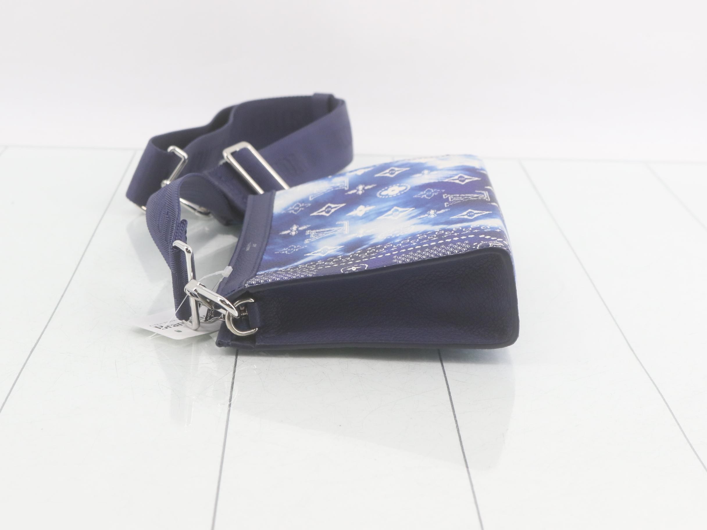 Gaston Wearable Wallet — view 4