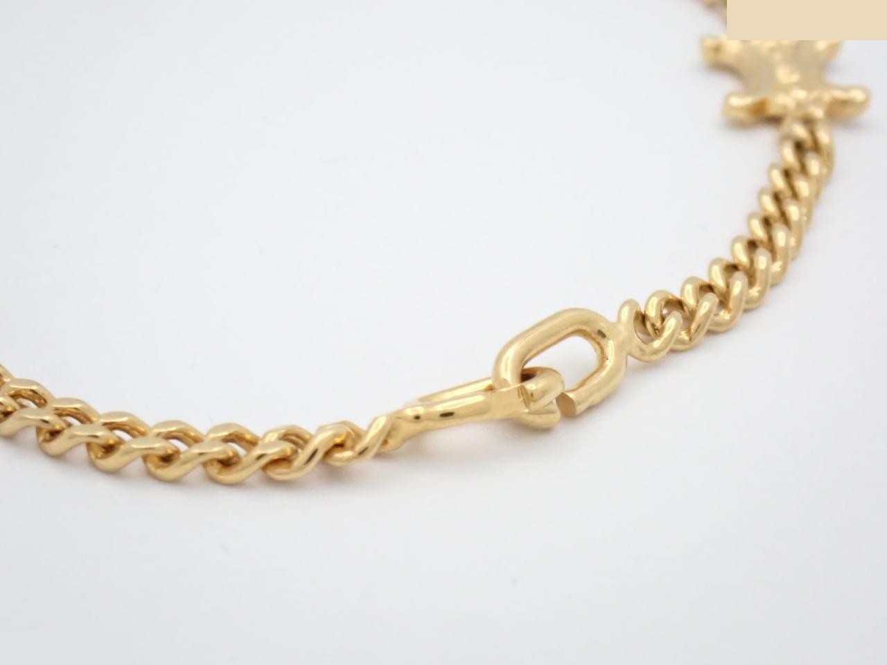 Other items: Precious metal bracelets and bangles (metal), wrist circumference approximately 20cm. — view 3