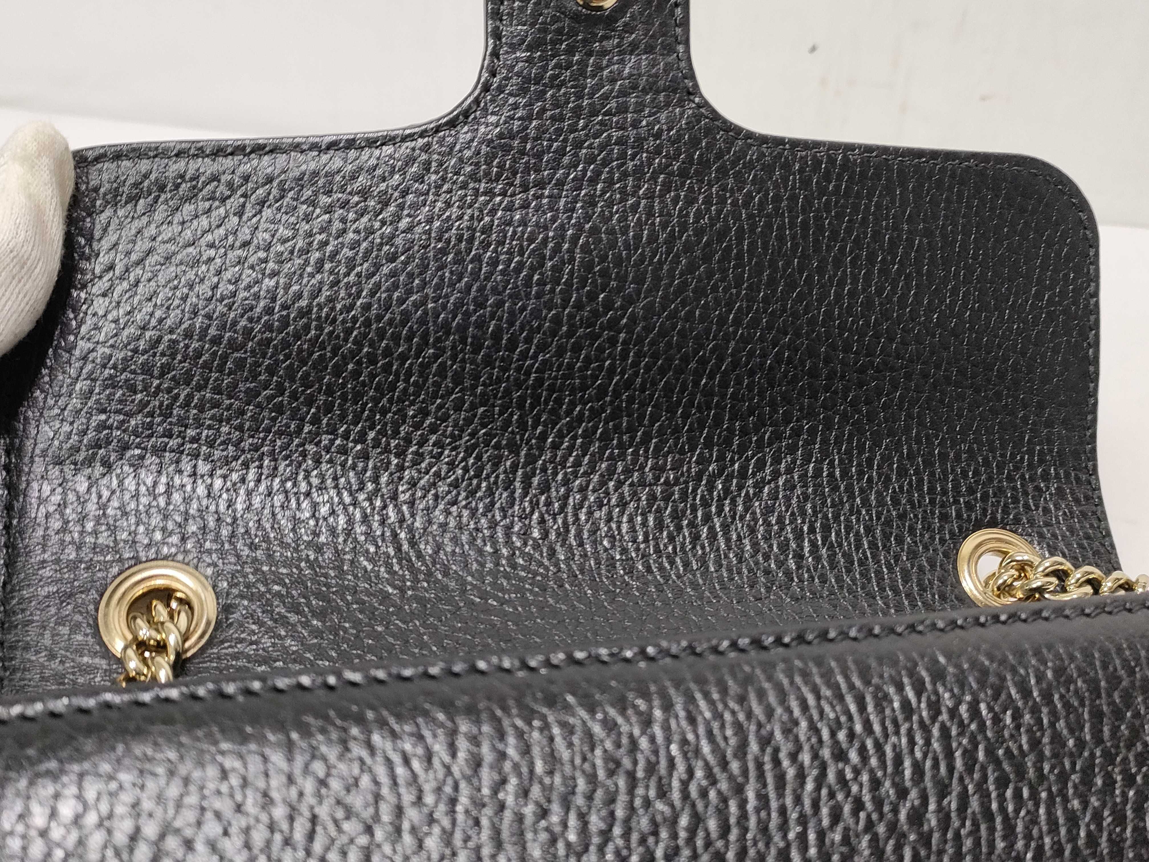 Interlocking Chain Bag Small Shoulder Bag — view 12