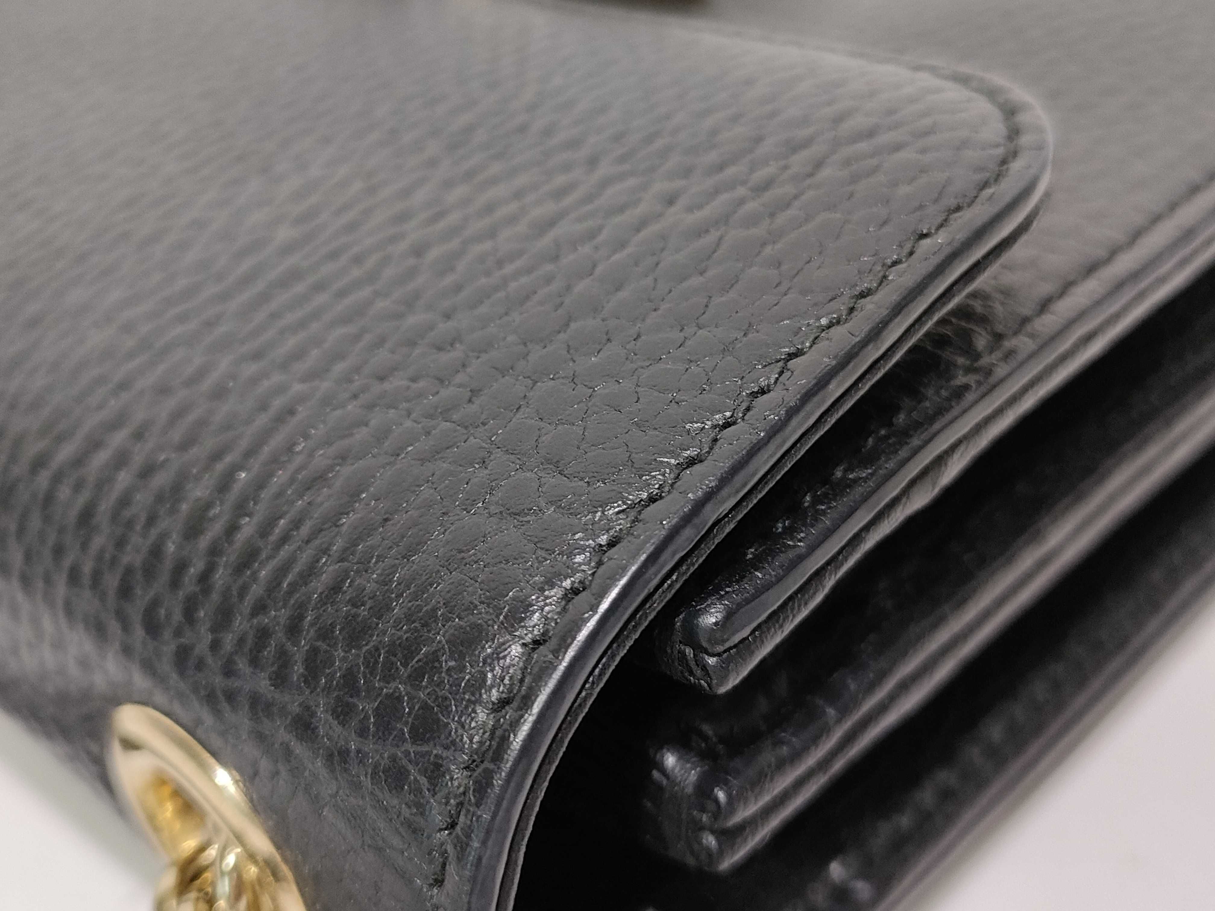 Interlocking Chain Bag Small Shoulder Bag — view 14