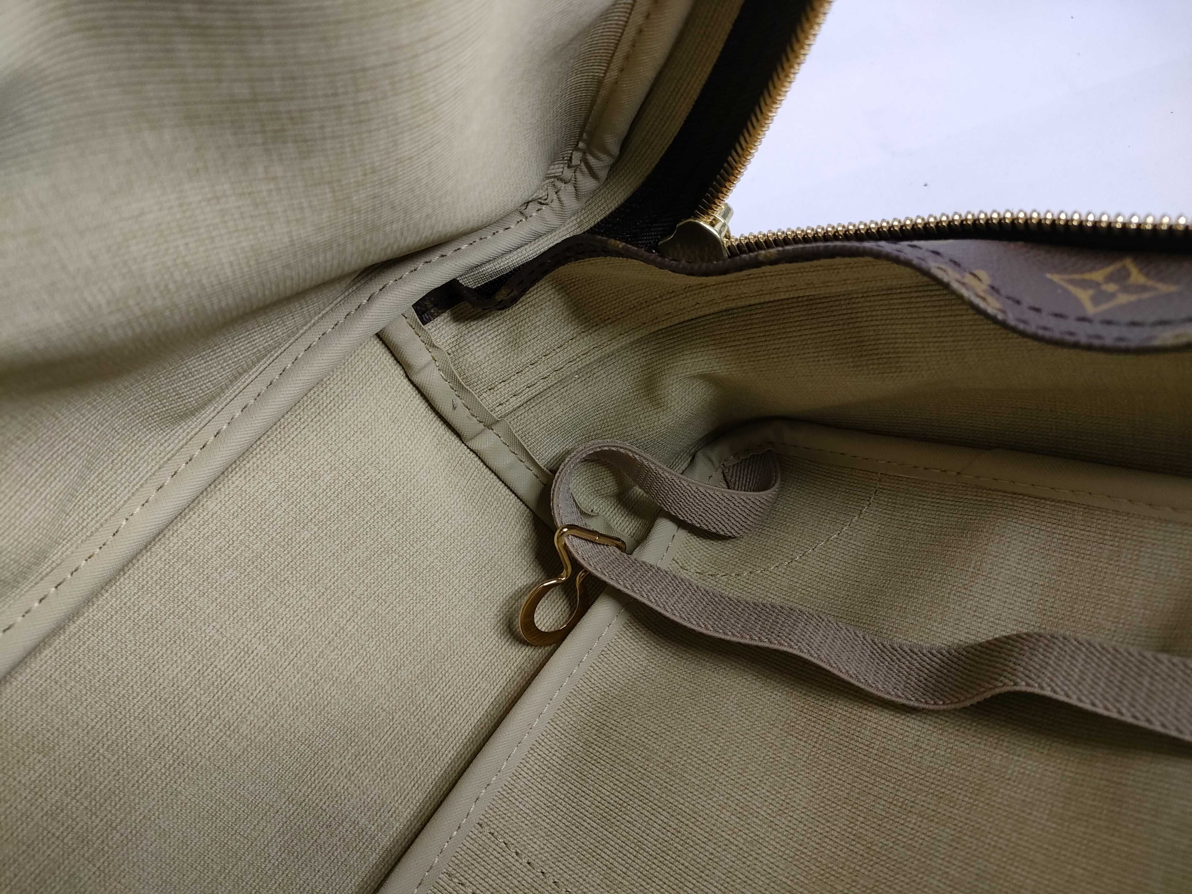 Monogram LV Monogram Travel Bag Handbag — view 9