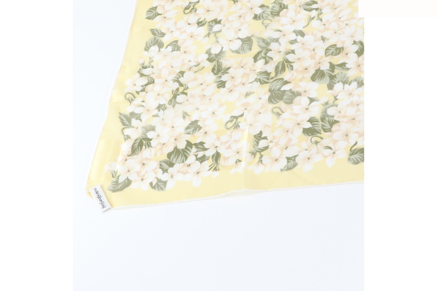Tagged Y-line floral pattern scarf — view 4