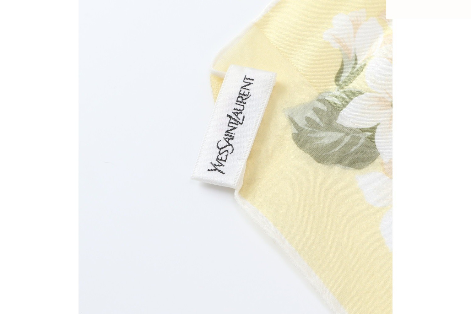 Tagged Y-line floral pattern scarf — view 7