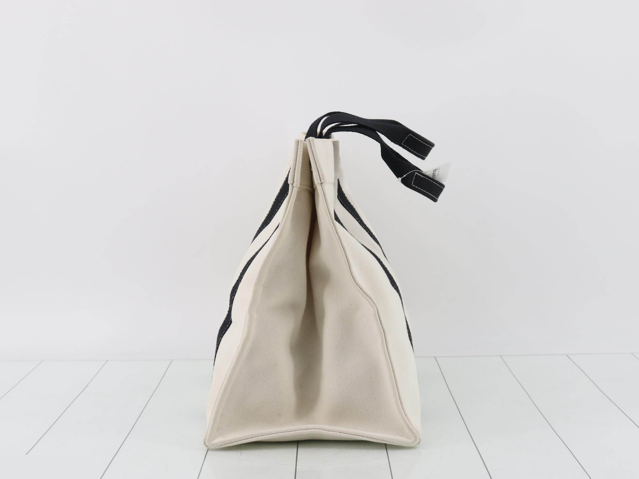 Bora GM Canvas Tote Bag — view 3