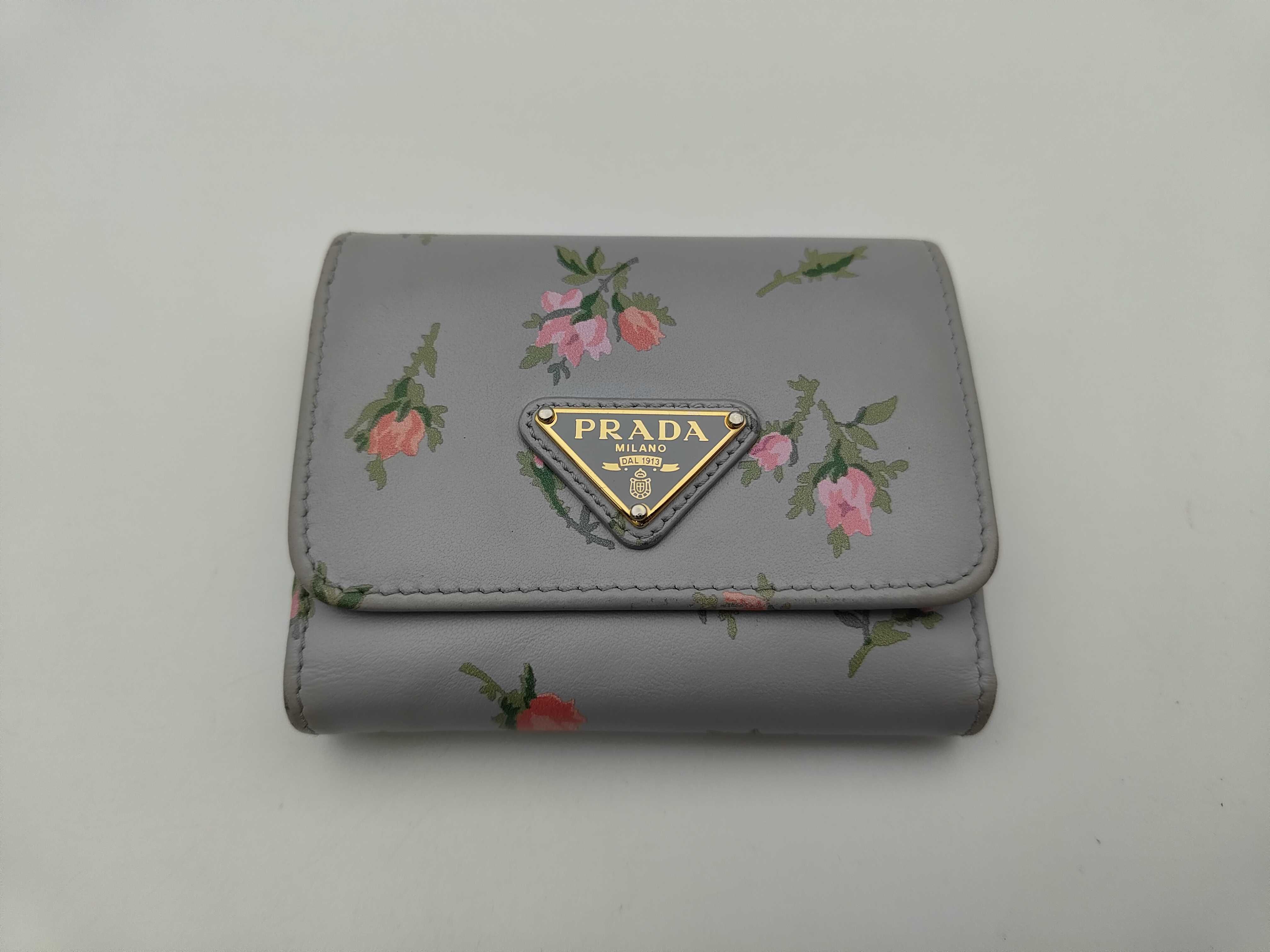 Saffiano Tri-fold Wallet 1MH043