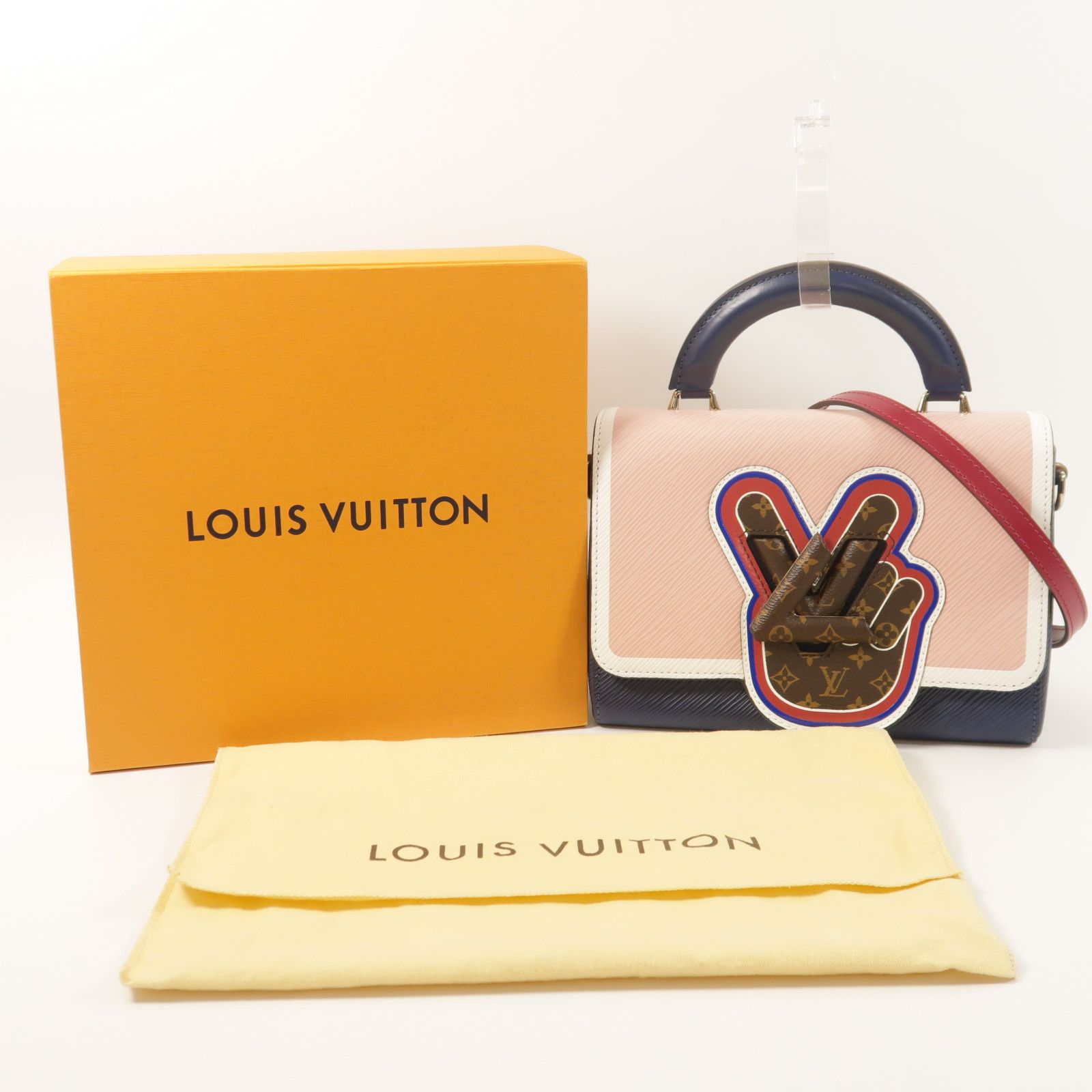 Twist Limited Edition Peace Love w/Epi and Monogram Canvas MM — view 9