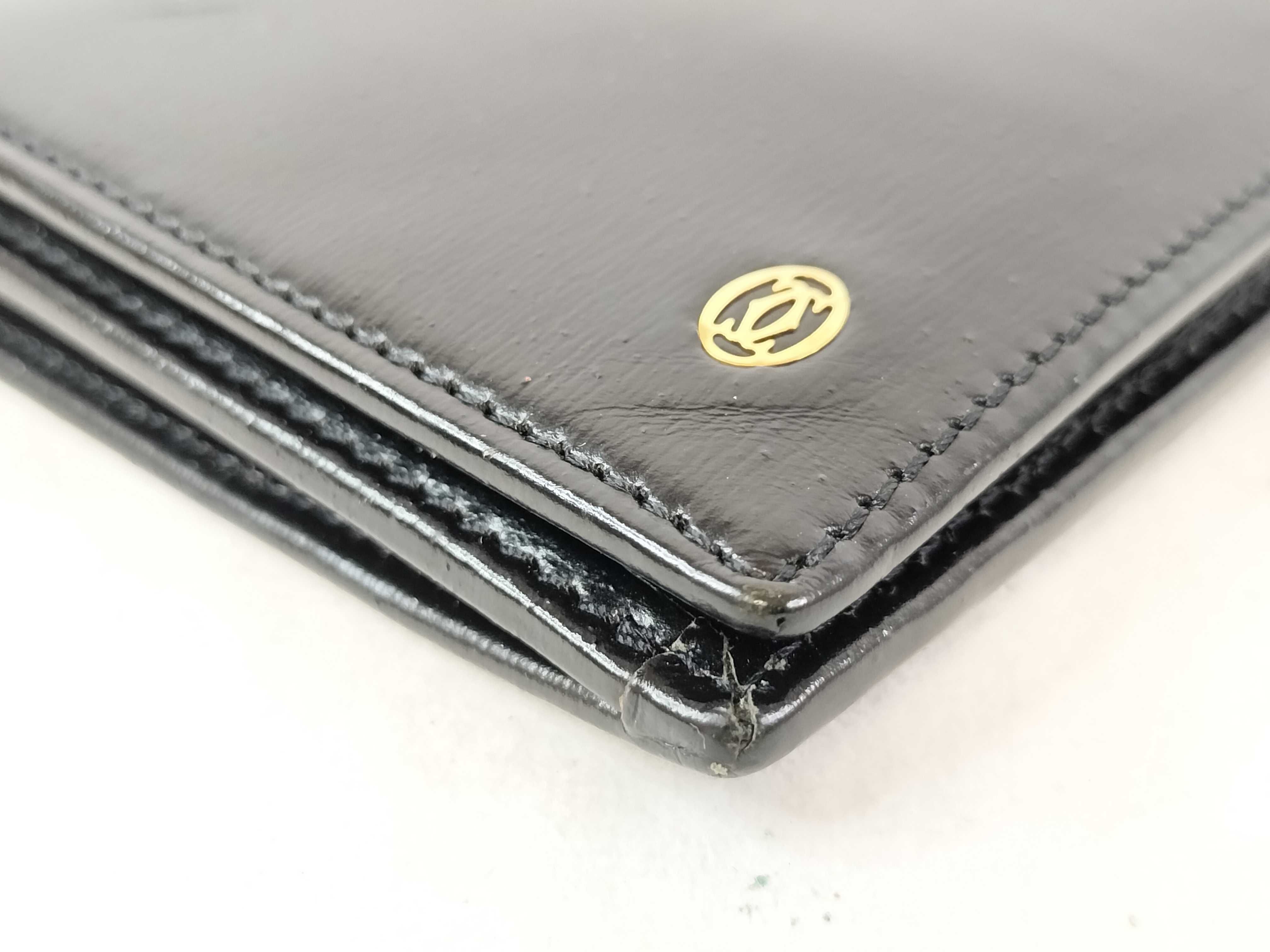 Must line wallet — view 3