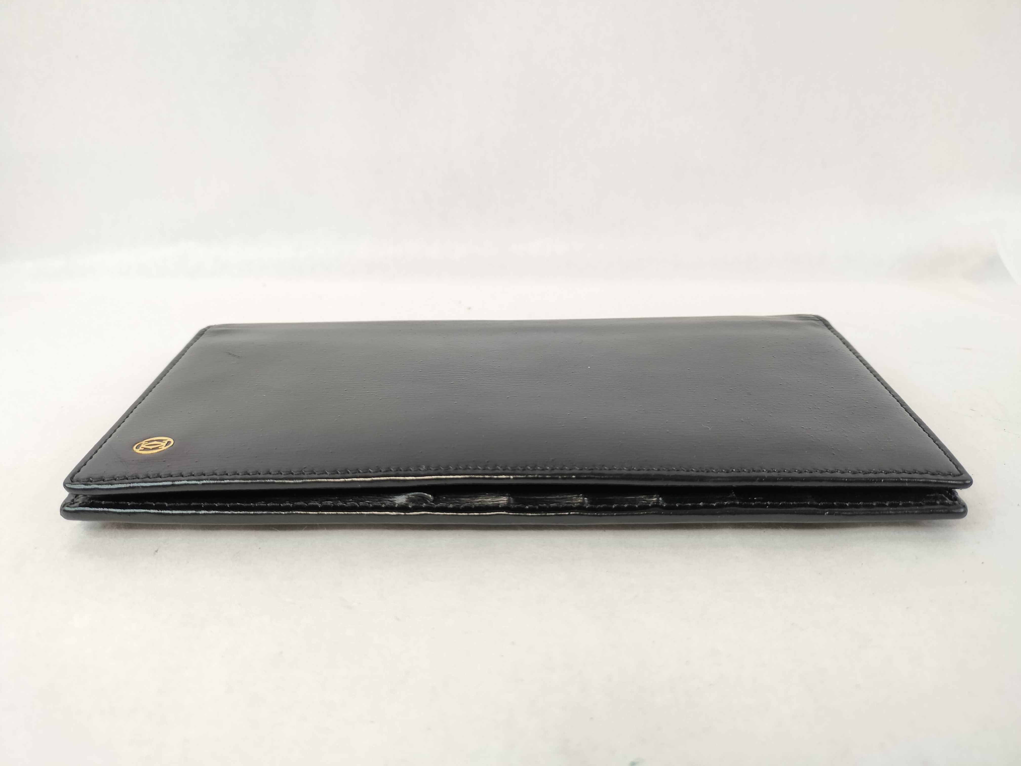 Must line wallet — view 4