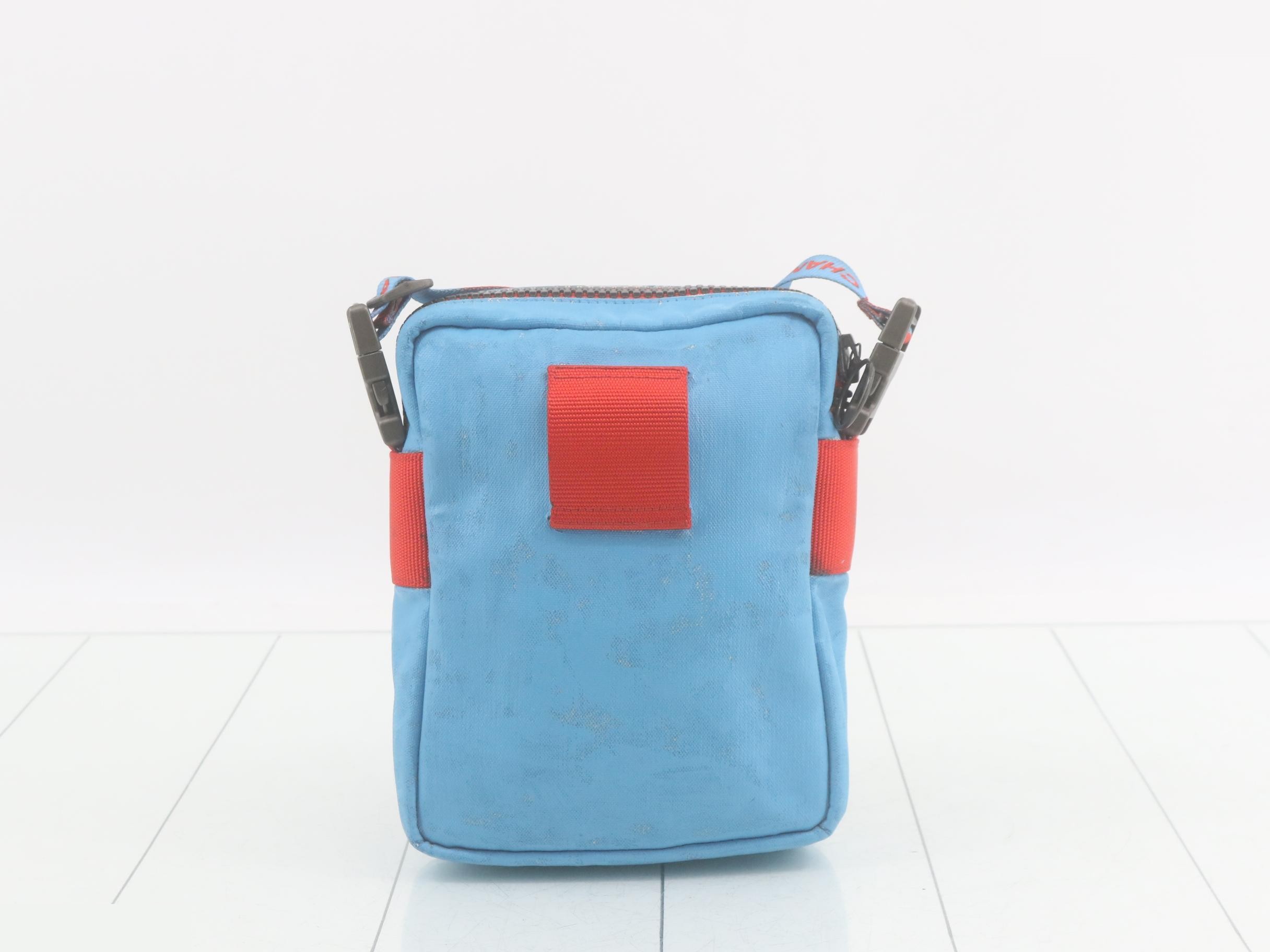 Sports line shoulder bag — view 2