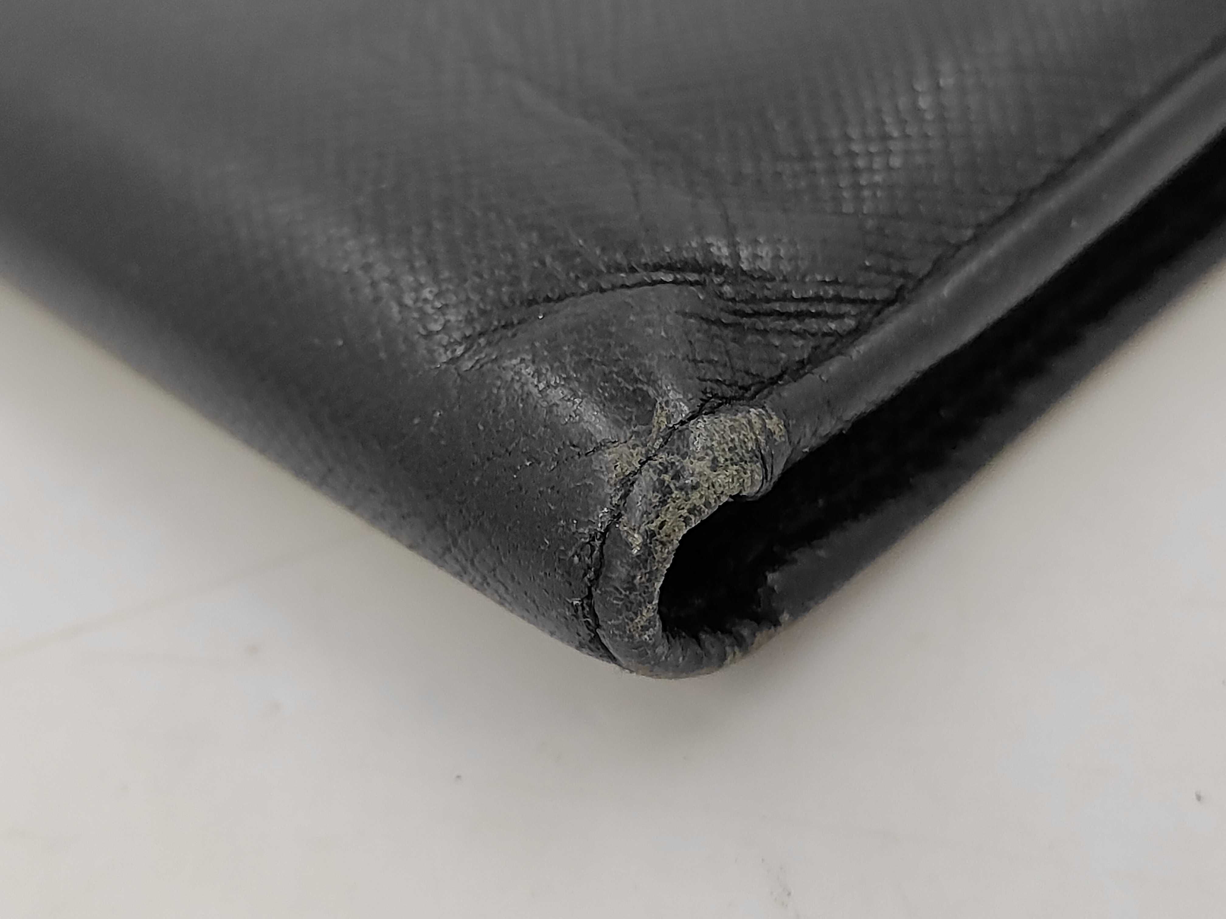 bi-fold wallet, Saffiano leather, black. — view 3