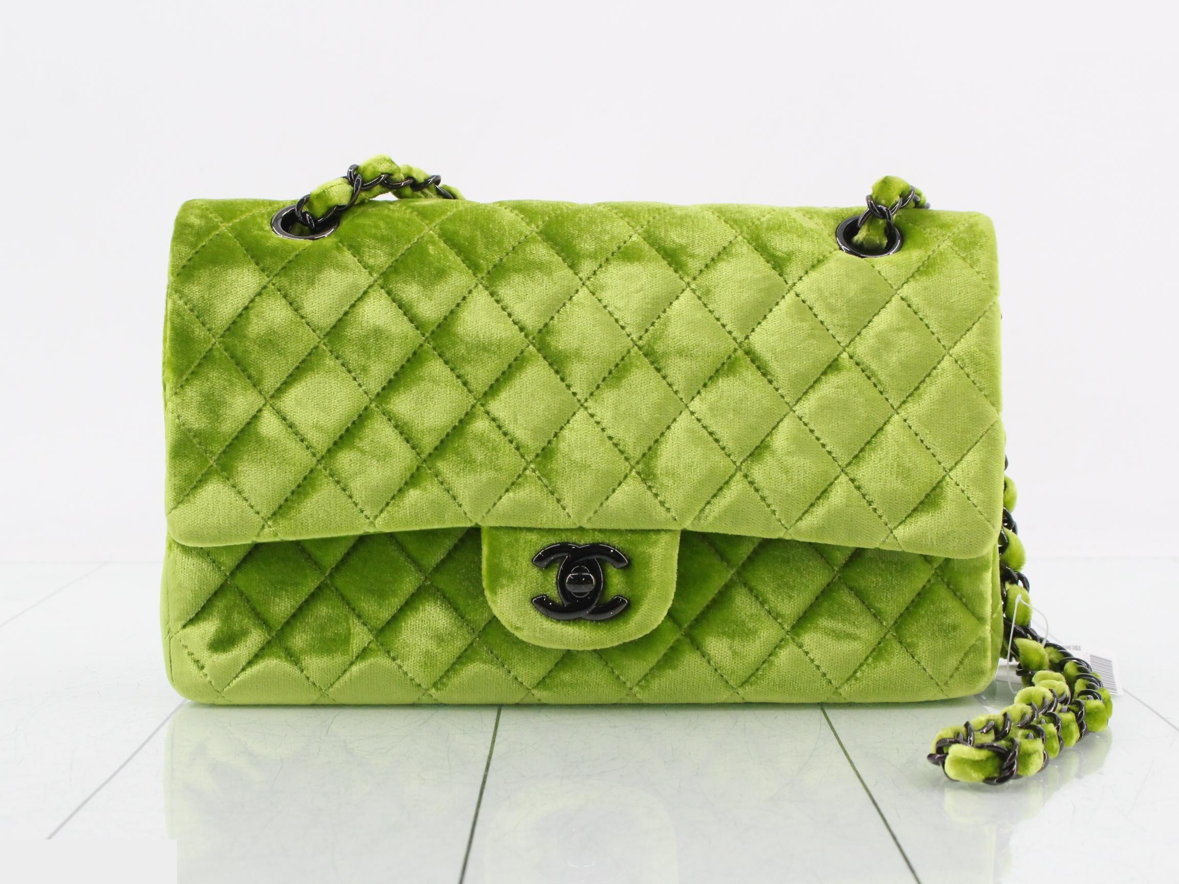 Velour Matelassé Classic Chain Shoulder Bag