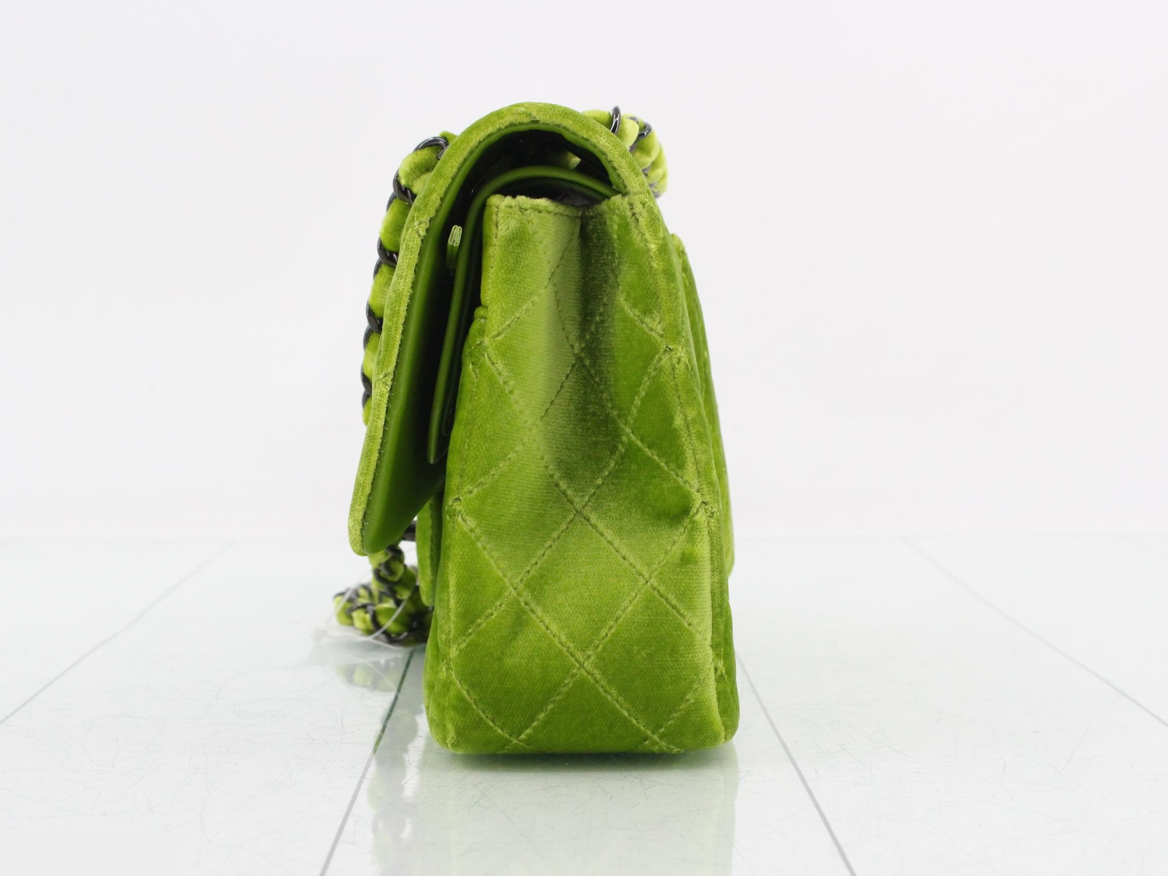 Velour Matelassé Classic Chain Shoulder Bag — view 3