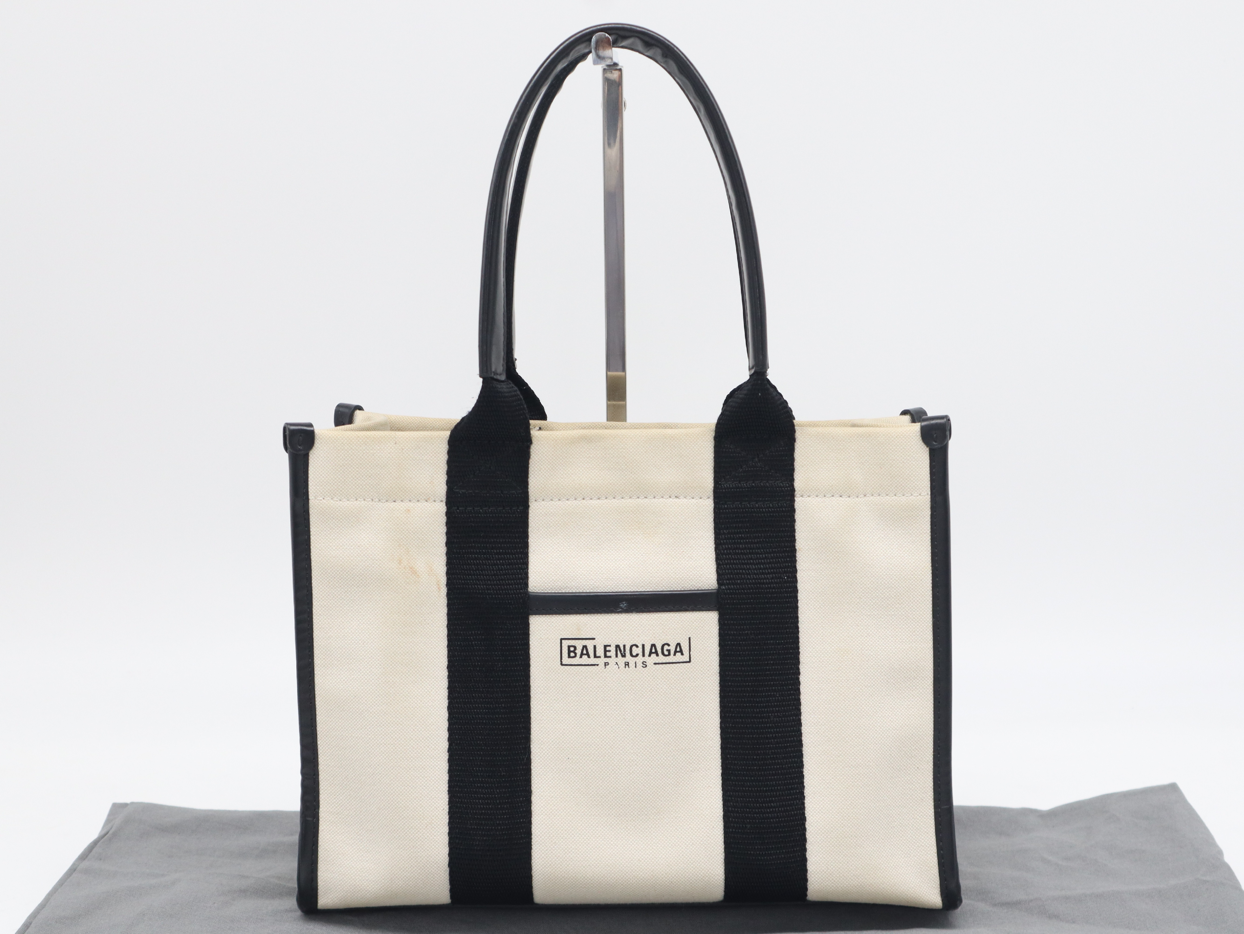 671402 Hardware Canvas Leather Ivory x Black Tote Bag with Dust Bag