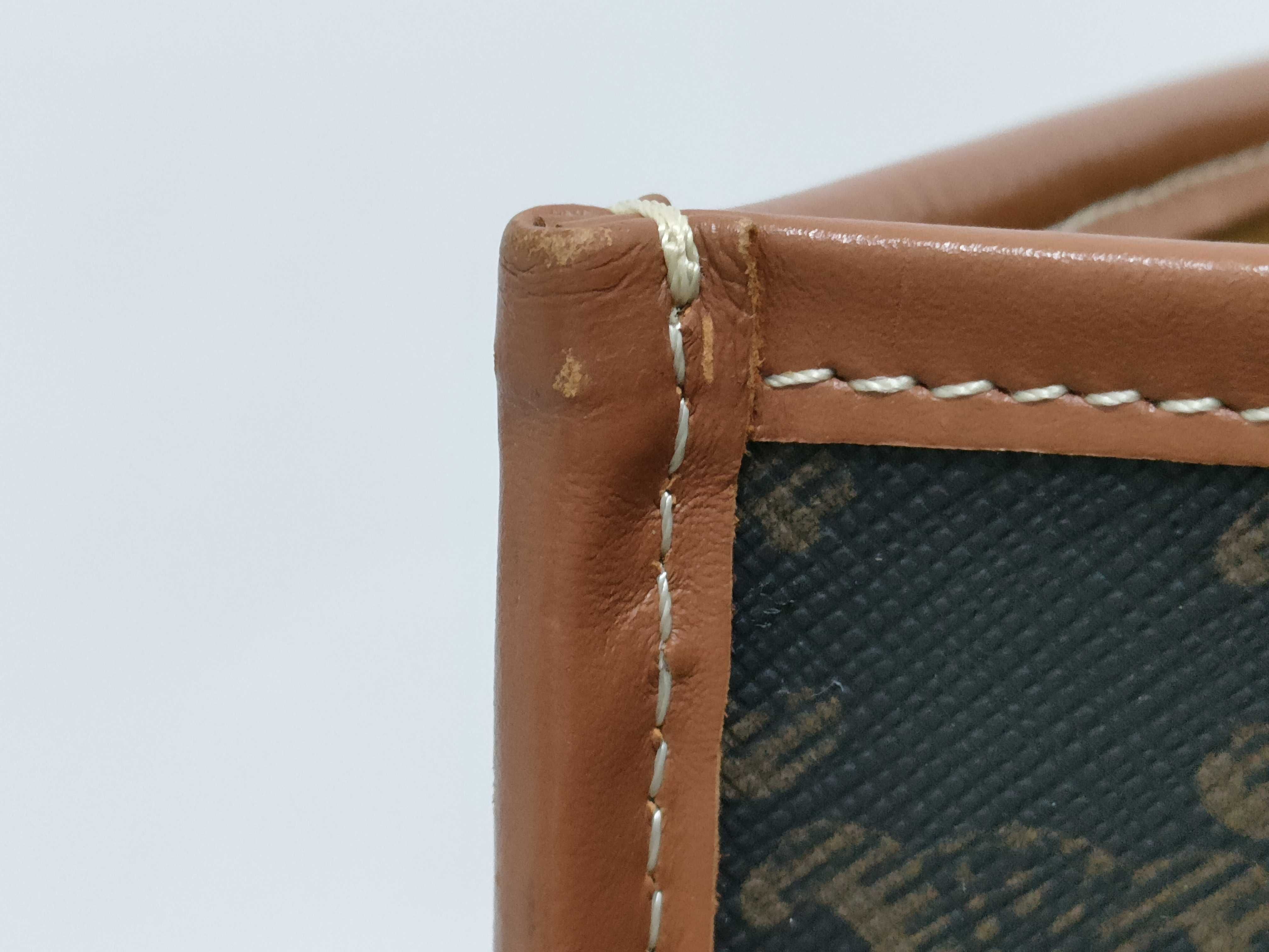 Horizontal Cabas Triomphe Tote Bag — view 14