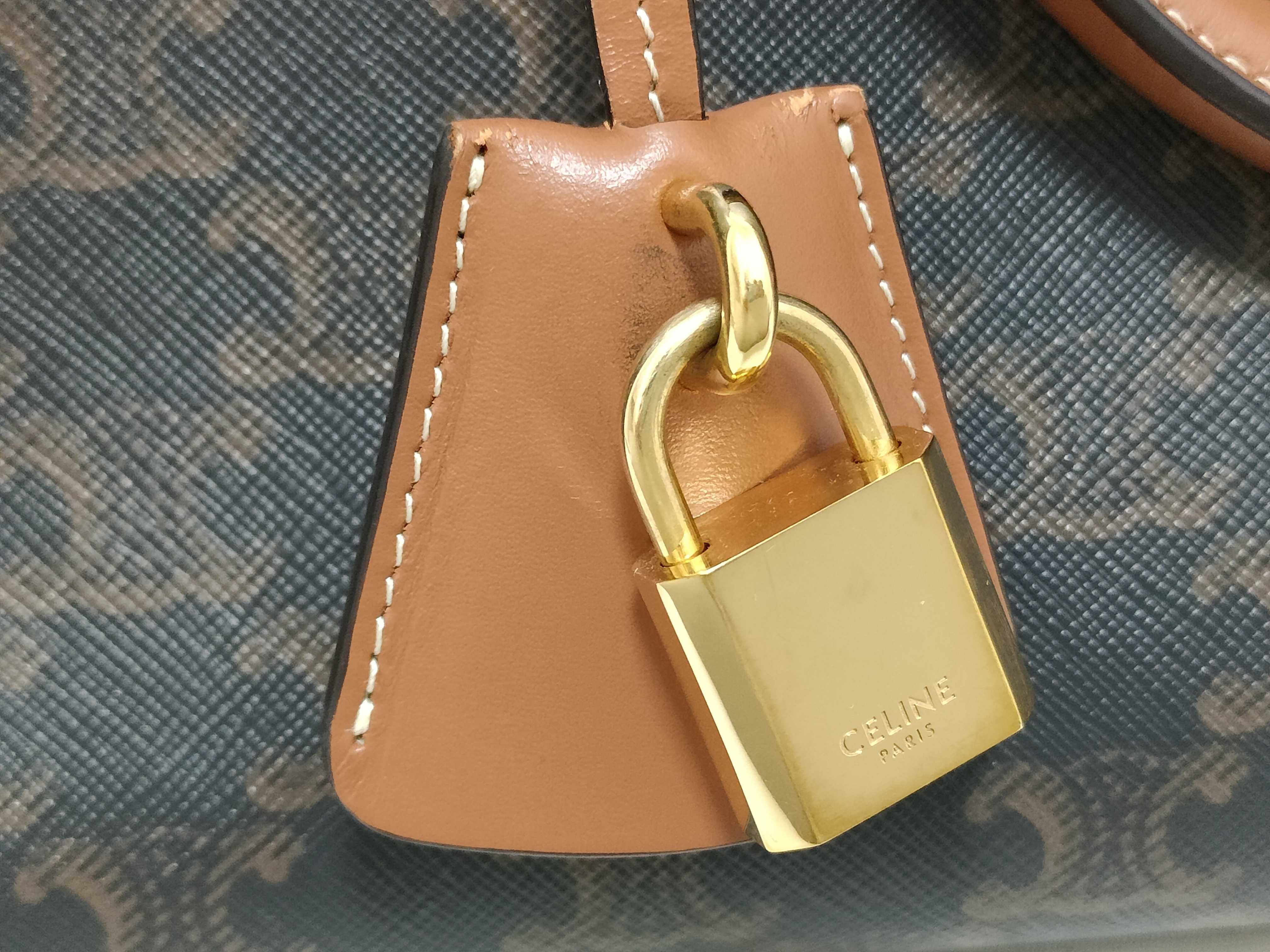Horizontal Cabas Triomphe Tote Bag — view 15