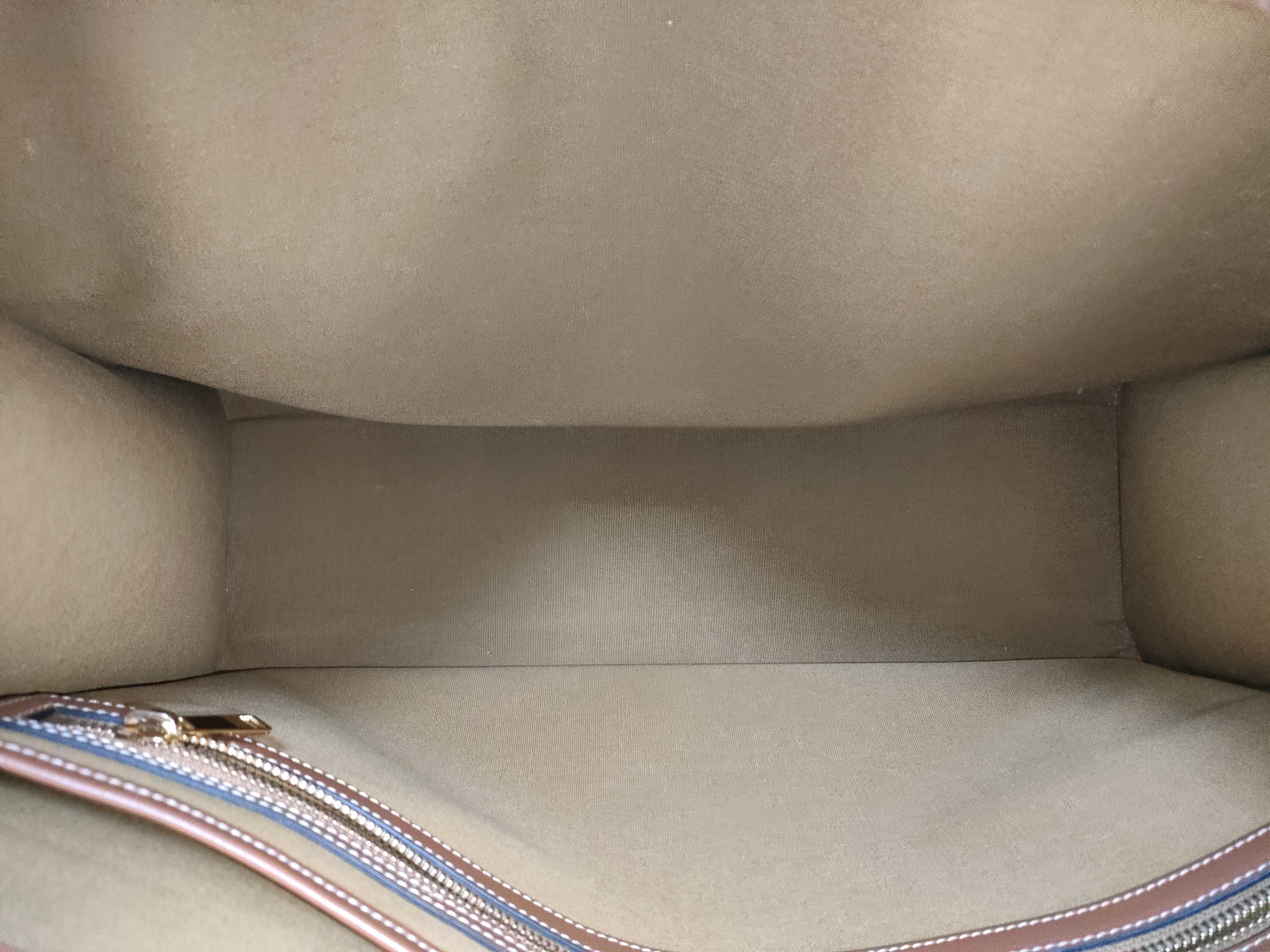 Horizontal Cabas Triomphe Tote Bag — view 9