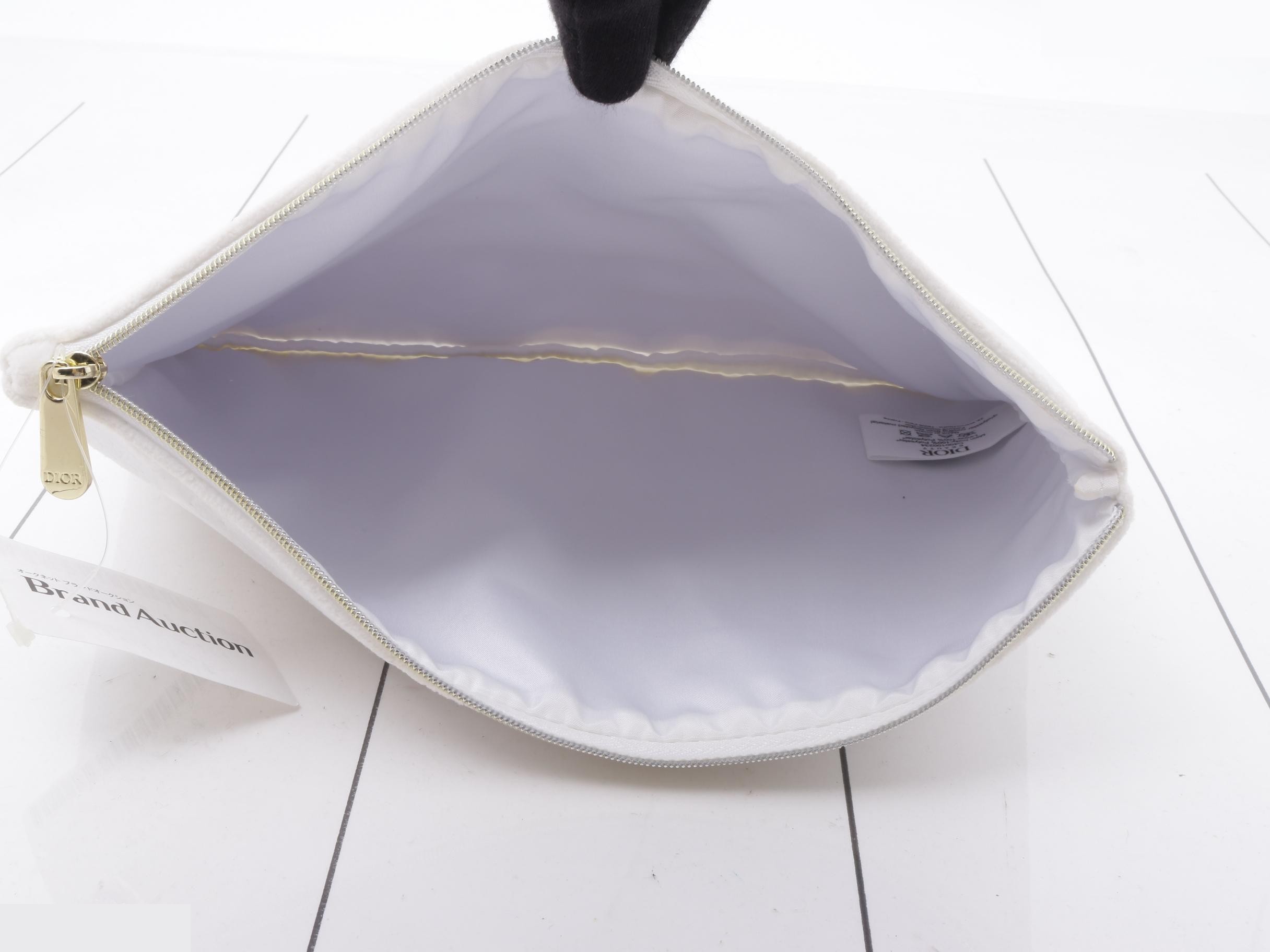 logo pouch — view 4