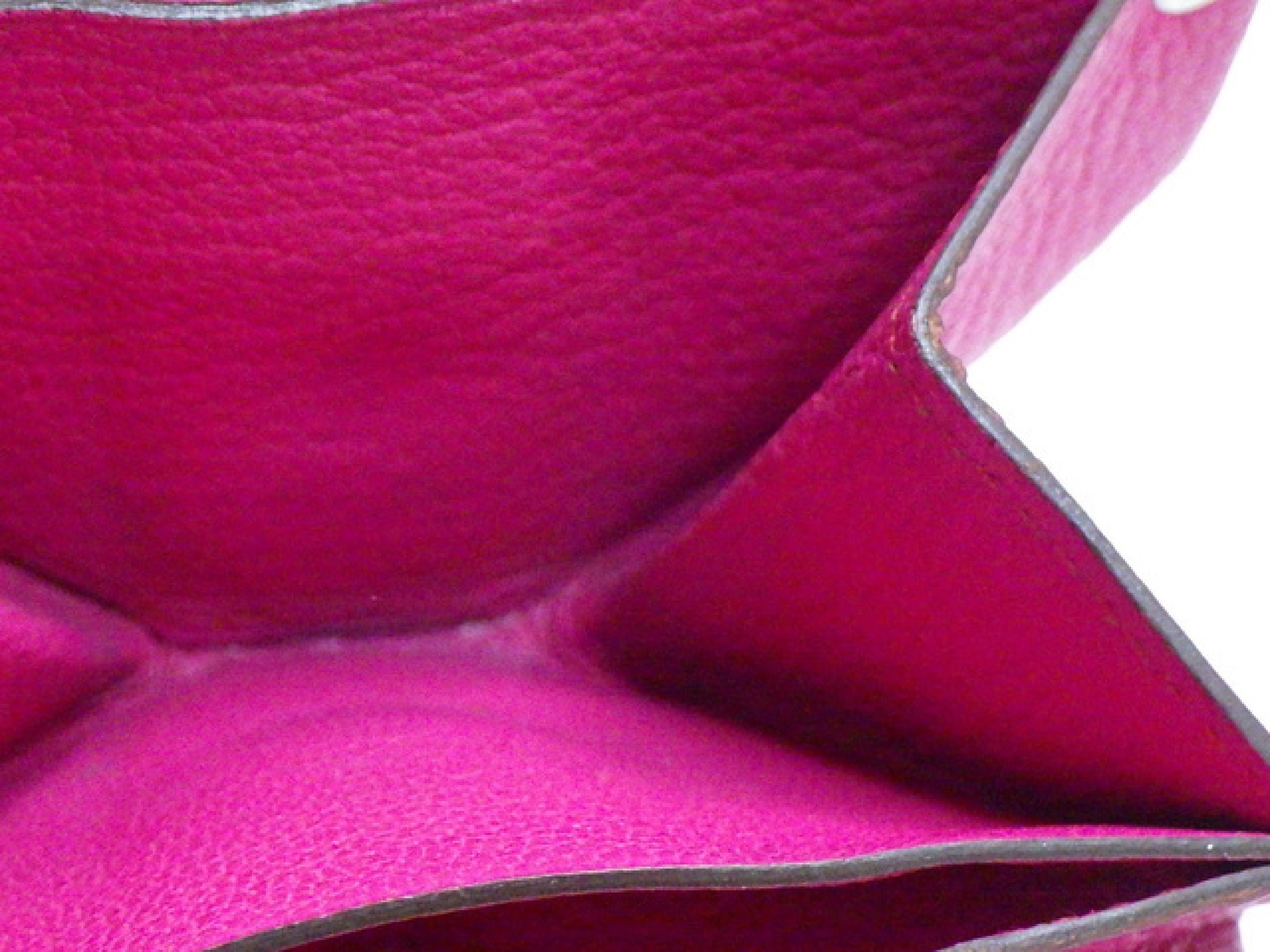 Le Vingt-Quatre L stamp coin case — view 4