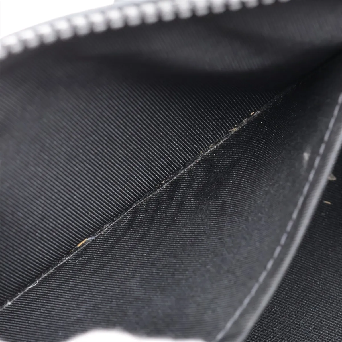 Taurillon Monogram Keepall Bandoulière 25 M20900 Black (RFID detected) — view 8