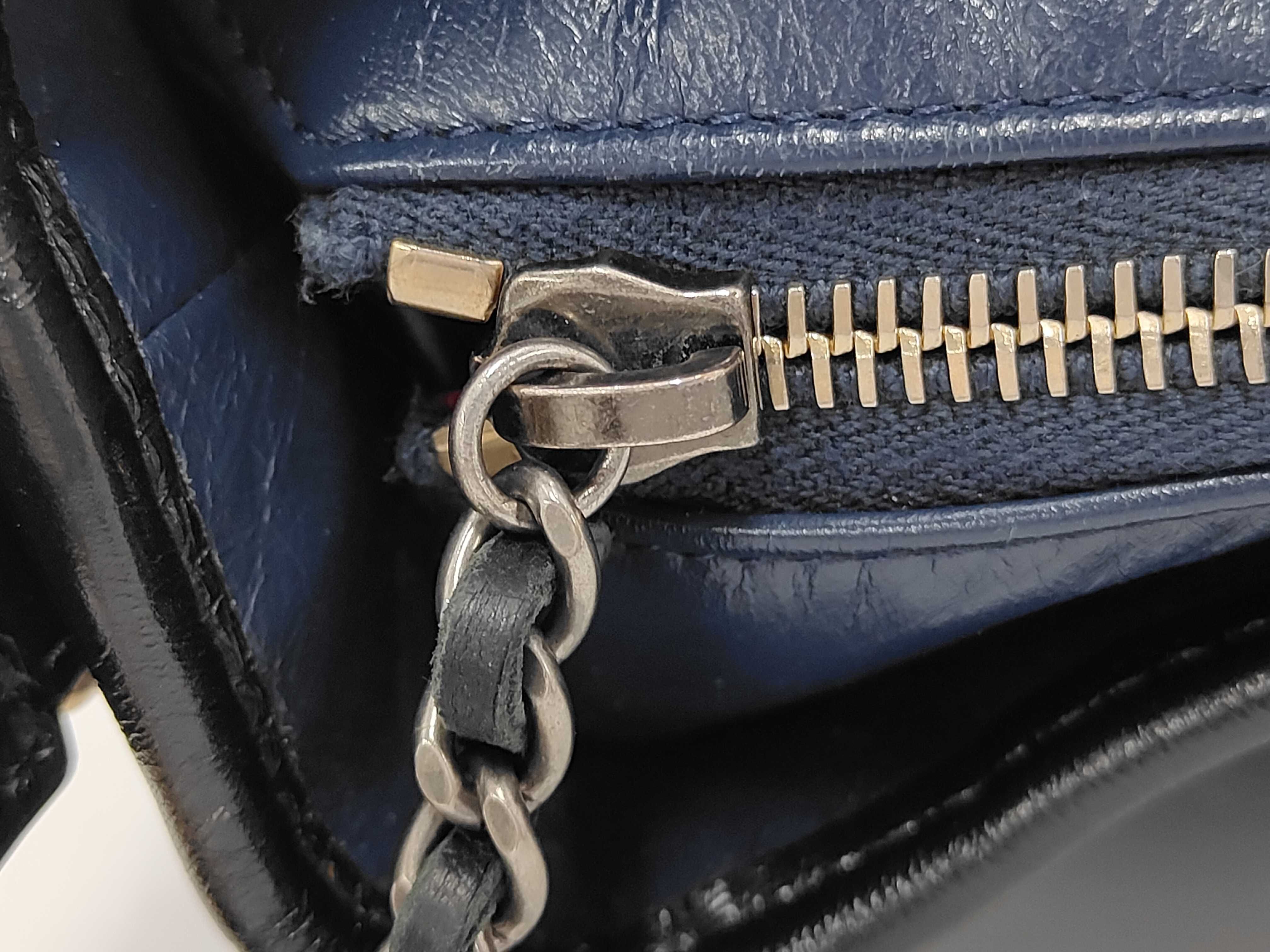 Chain Shoulder Bag, Gabrielle de Chanel, Large, Vintage Calfskin, Navy/Black, A93824 Shoulder Bag — view 9