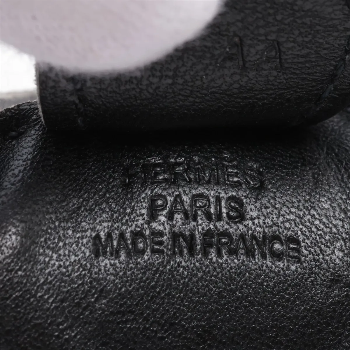 Rodeo Charm PM, Year: 2020. Charm in Agneau Milo leather, black. Shows signs of wear, including — view 3